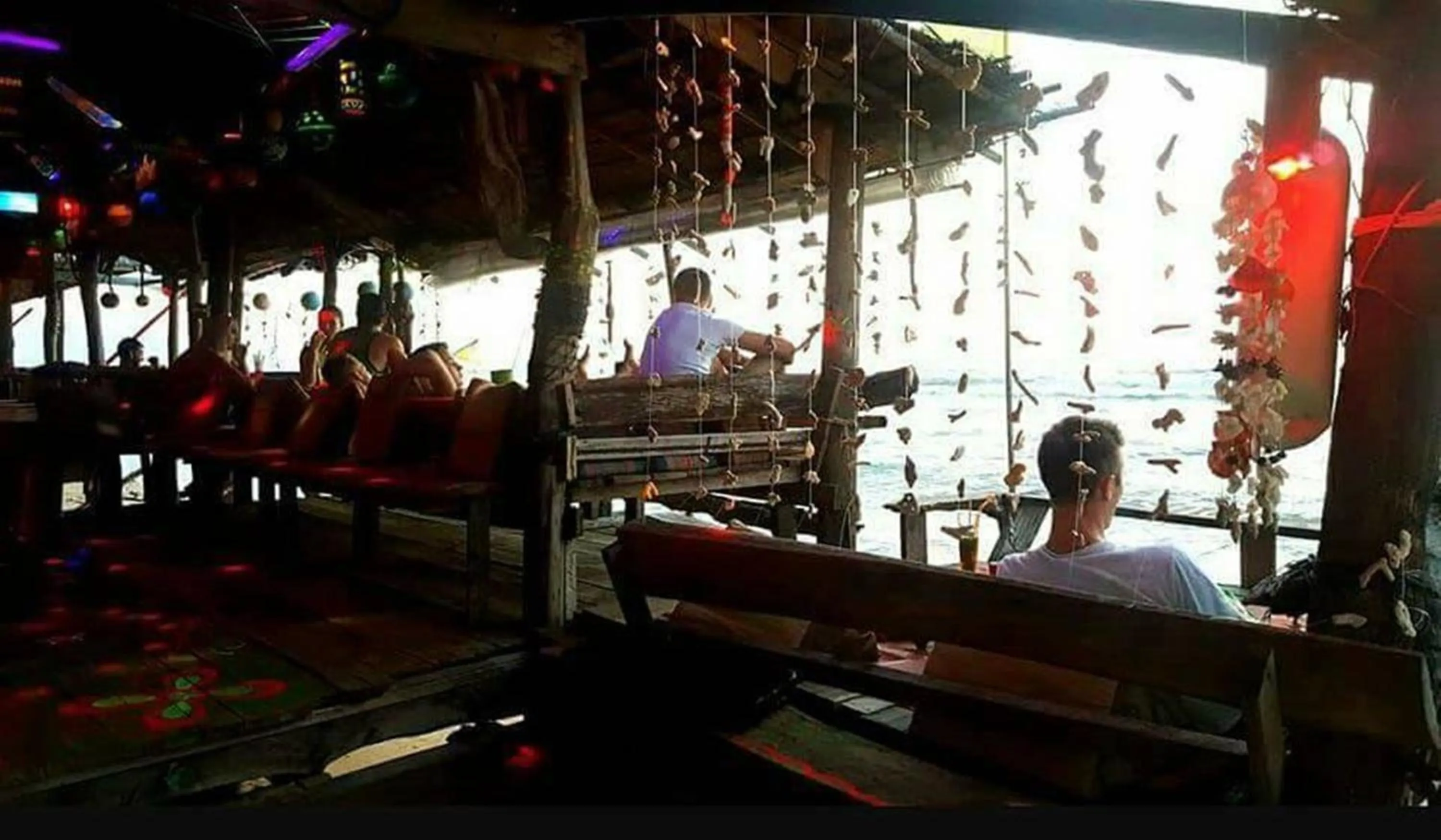 Lounge or bar in Lanta New Beach Bungalows - SHA Plus