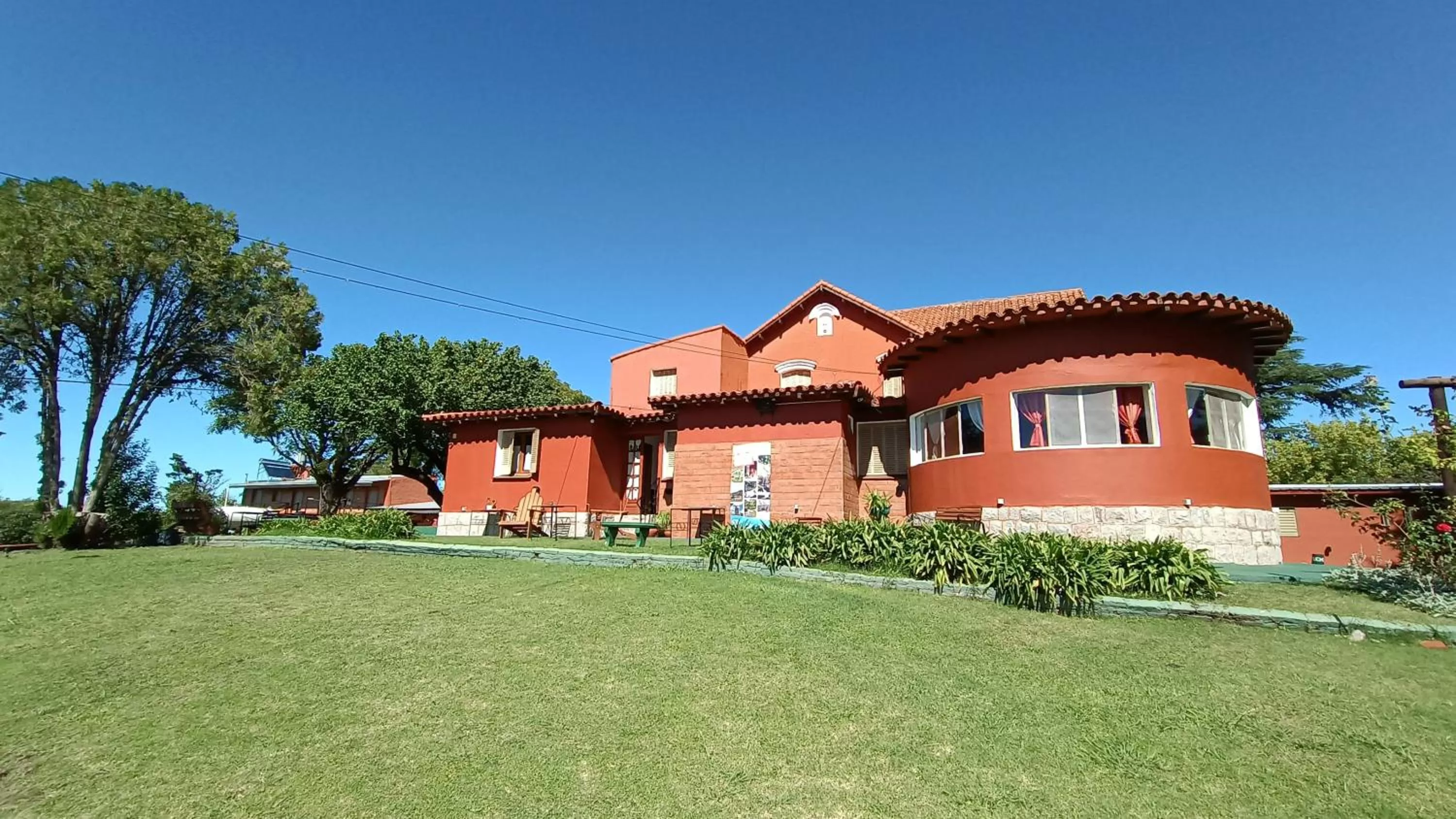 Property building in Castelar - Hotel & Apart