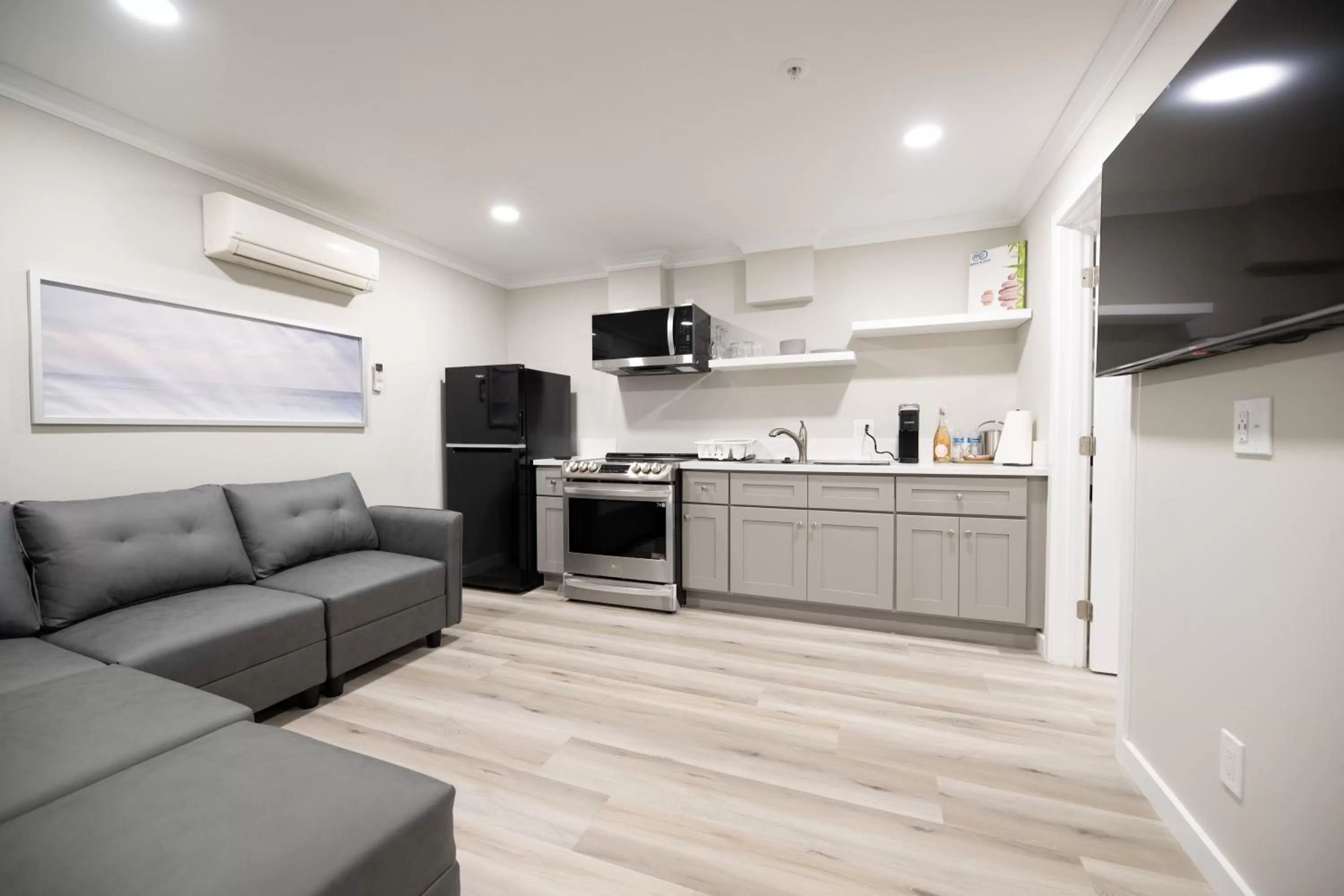 TV and multimedia in Omeo Suites