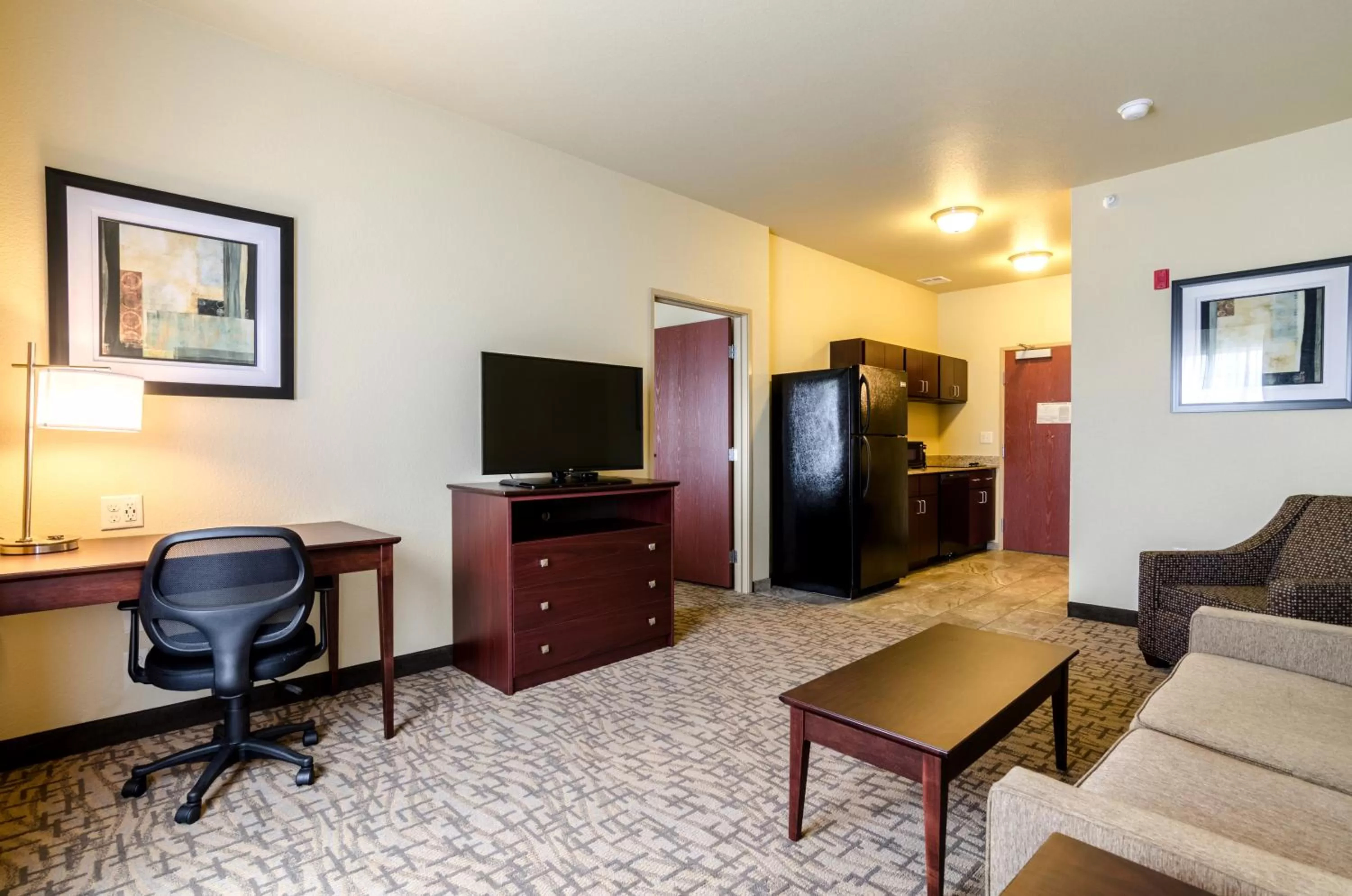 Bed in Cobblestone Hotel & Suites - McCook