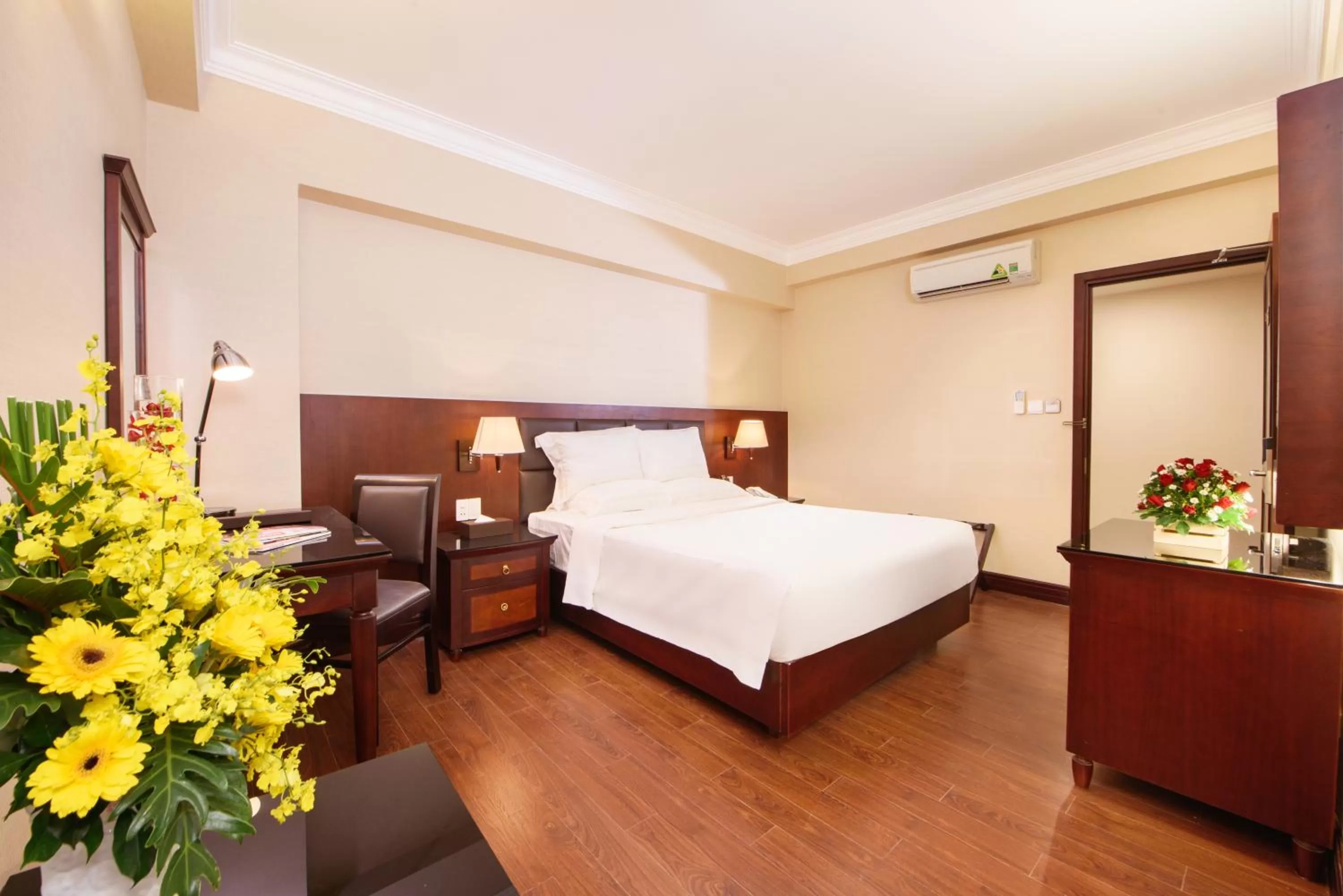 Deluxe Double Room in Nhat Ha 2 Hotel