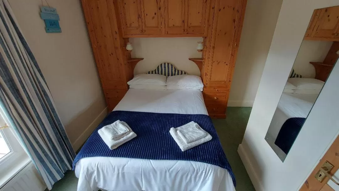 Bed in The Clifton at Paignton