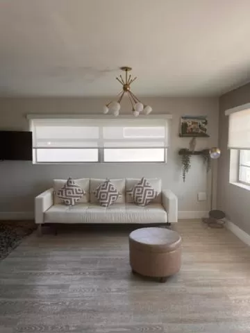 Living room, Seating Area in Suites at The Strand on Ocean Drive