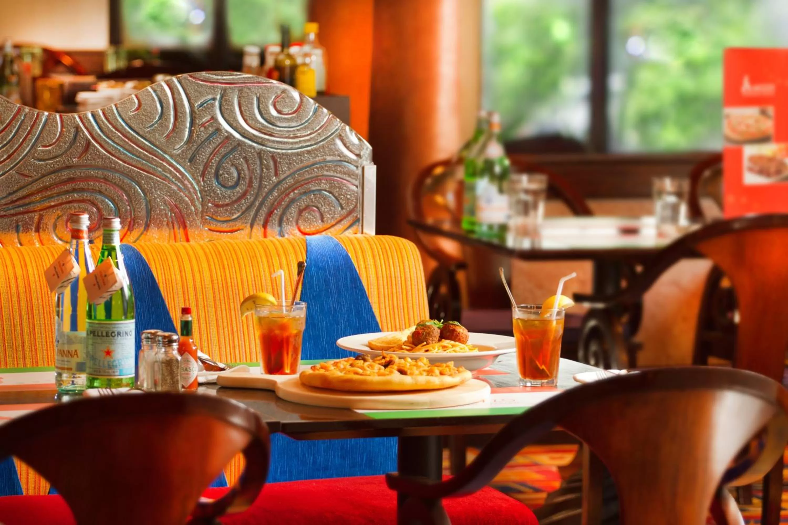 Restaurant/places to eat in Regal Kowloon Hotel