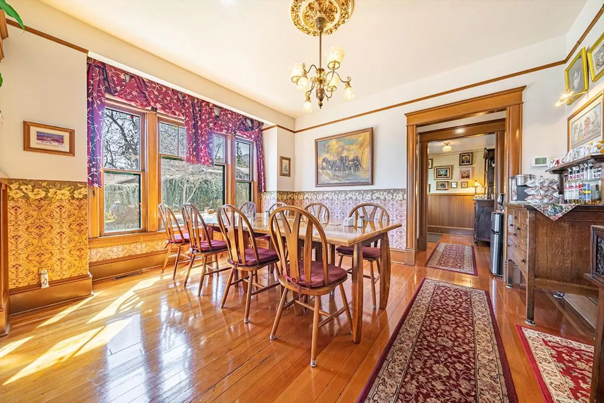 Property building in Abigail's Bed and Breakfast Inn