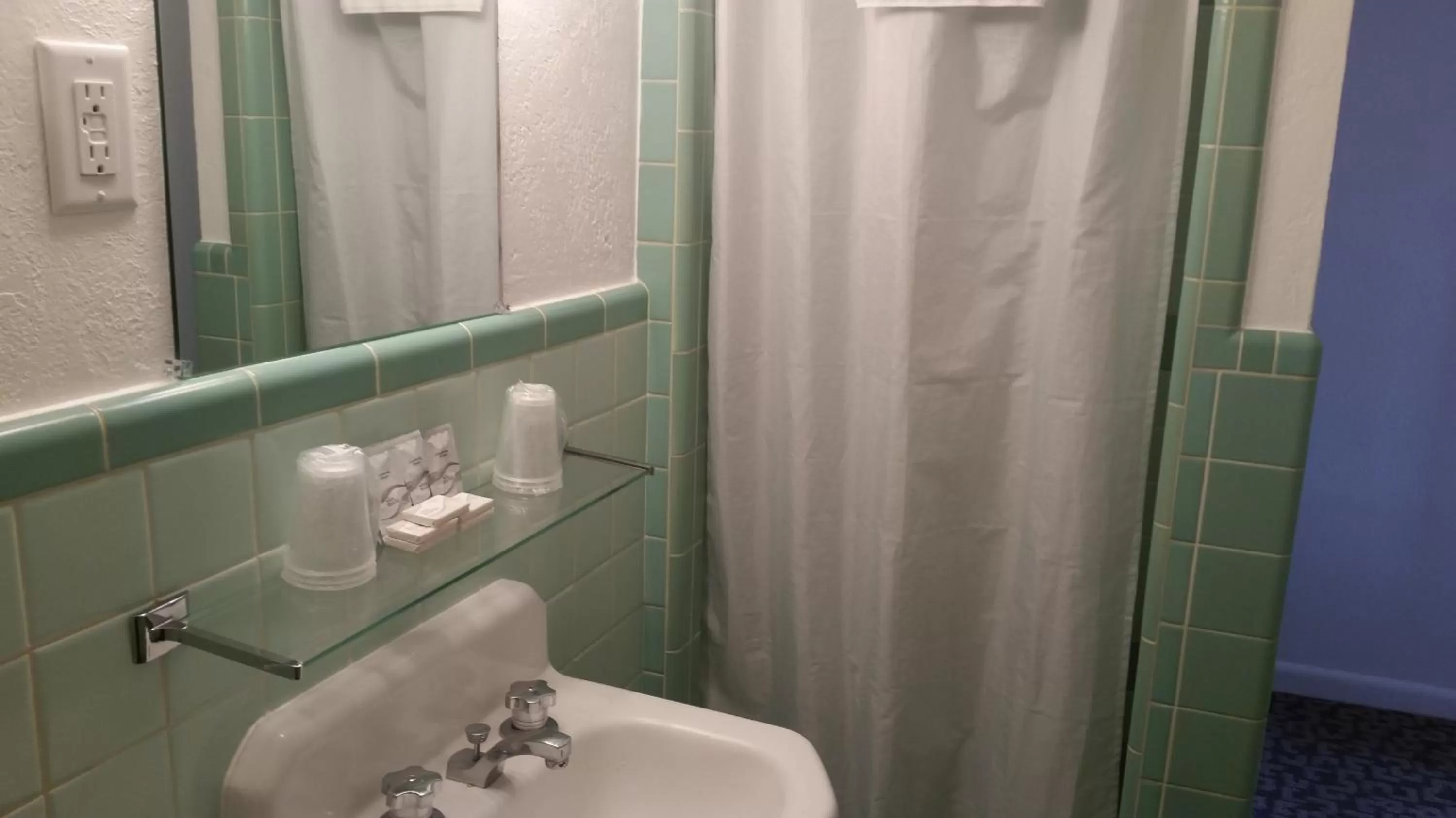 Bathroom in Rocket Motel