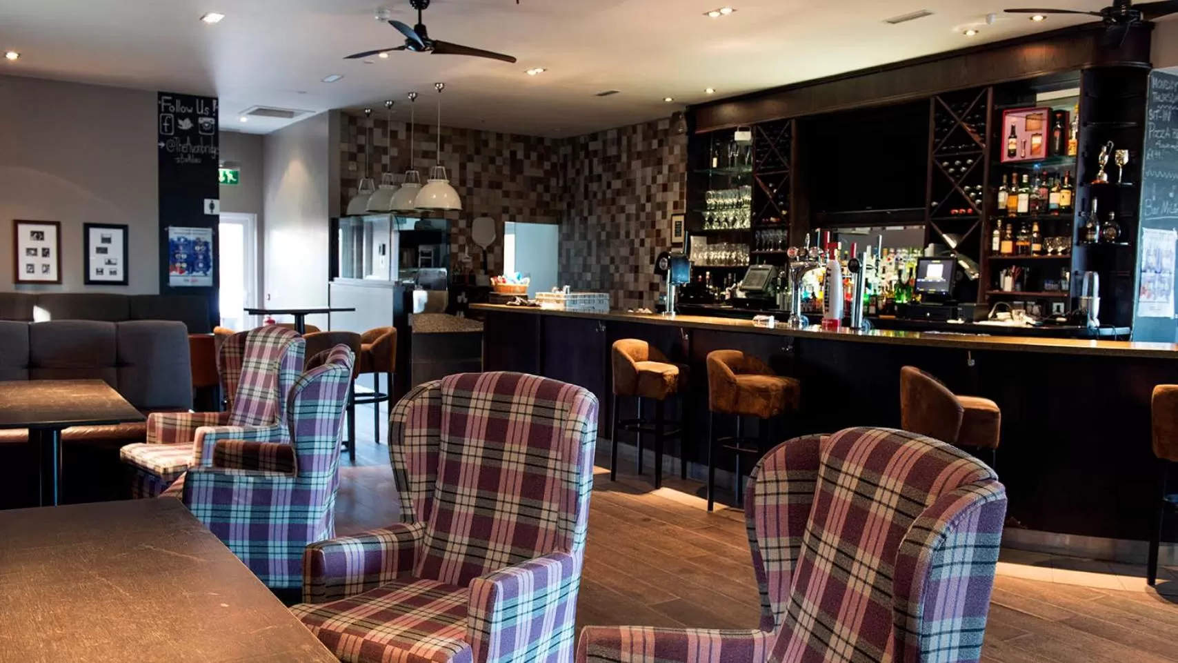 Restaurant/places to eat in Avonbridge Hotel