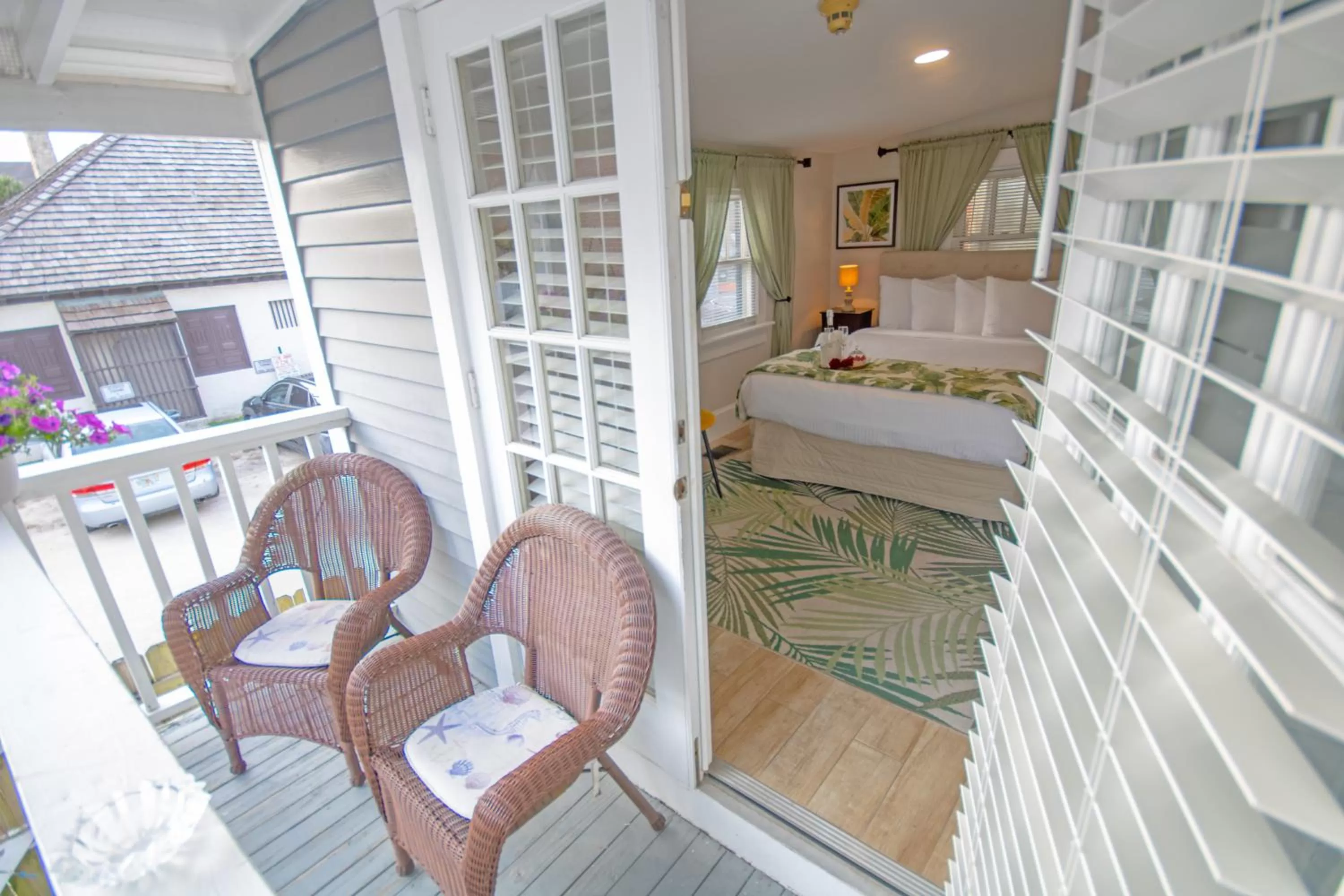Bed, Seating Area in Hemingway House Bed and Breakfast