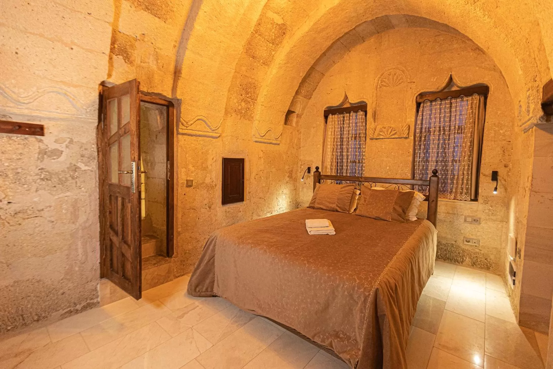 Photo of the whole room, Bed in Taskonak Hotel