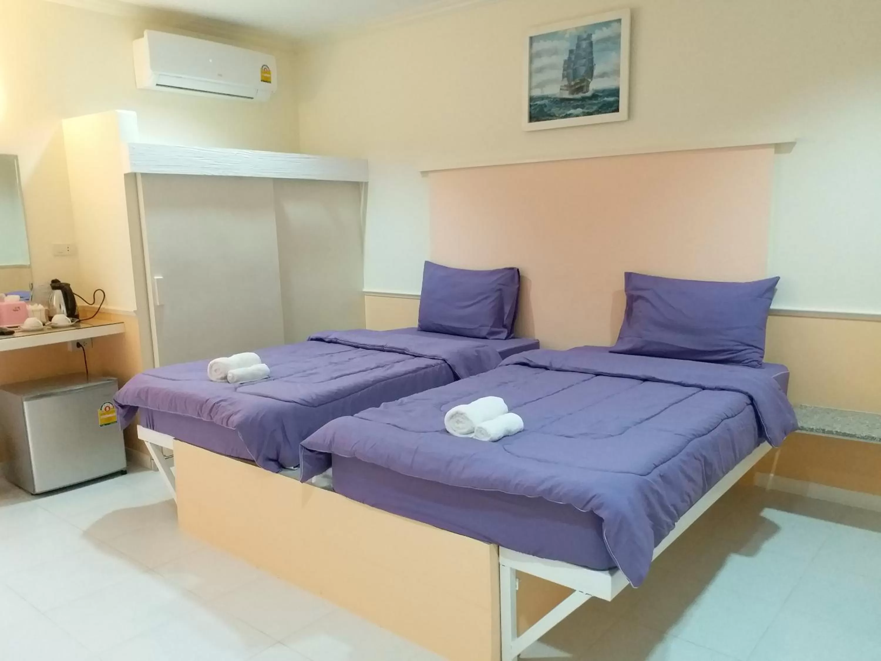 Bedroom, Bed in Fancy Carp Resort