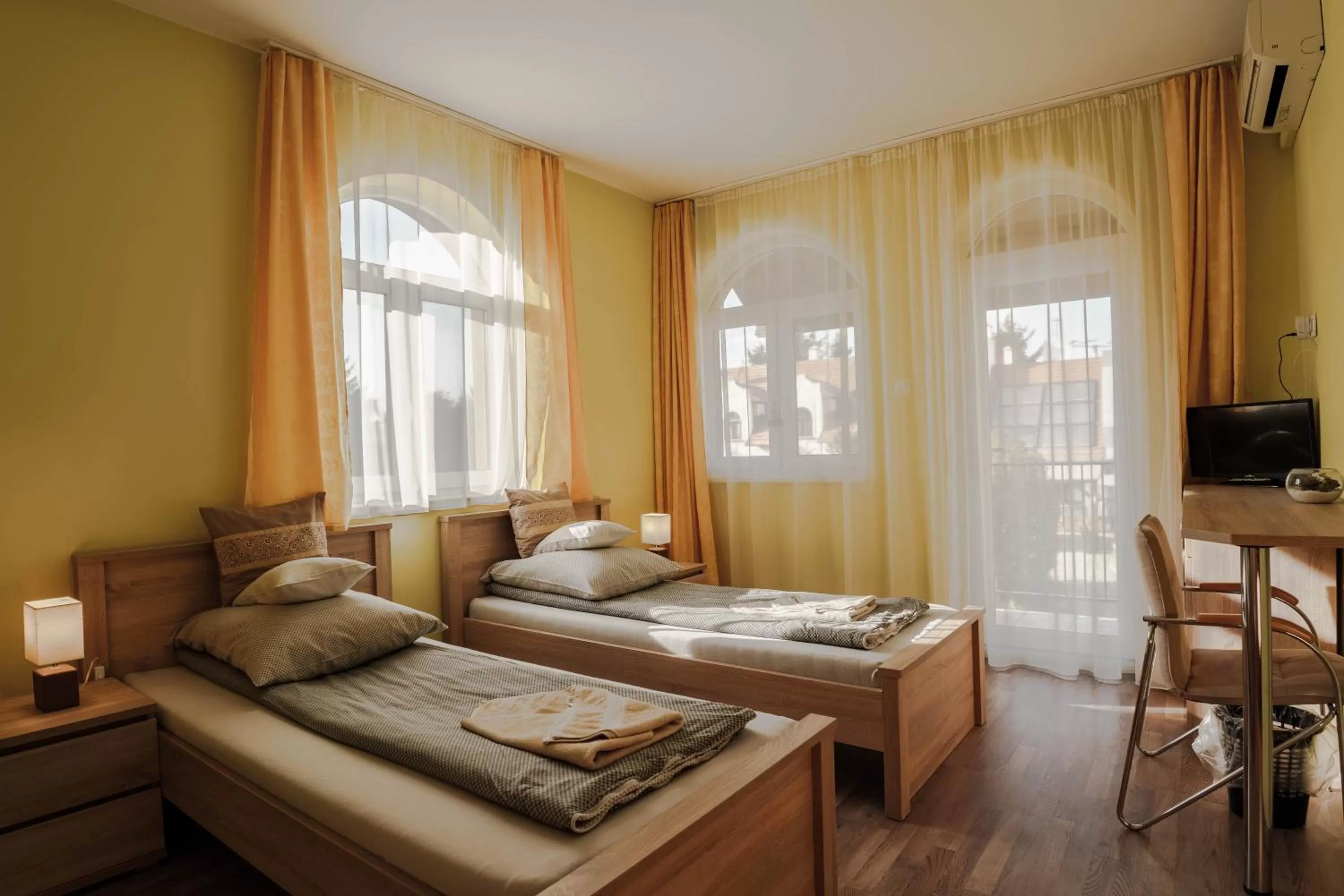 Bed in Garden Vendégház Makó