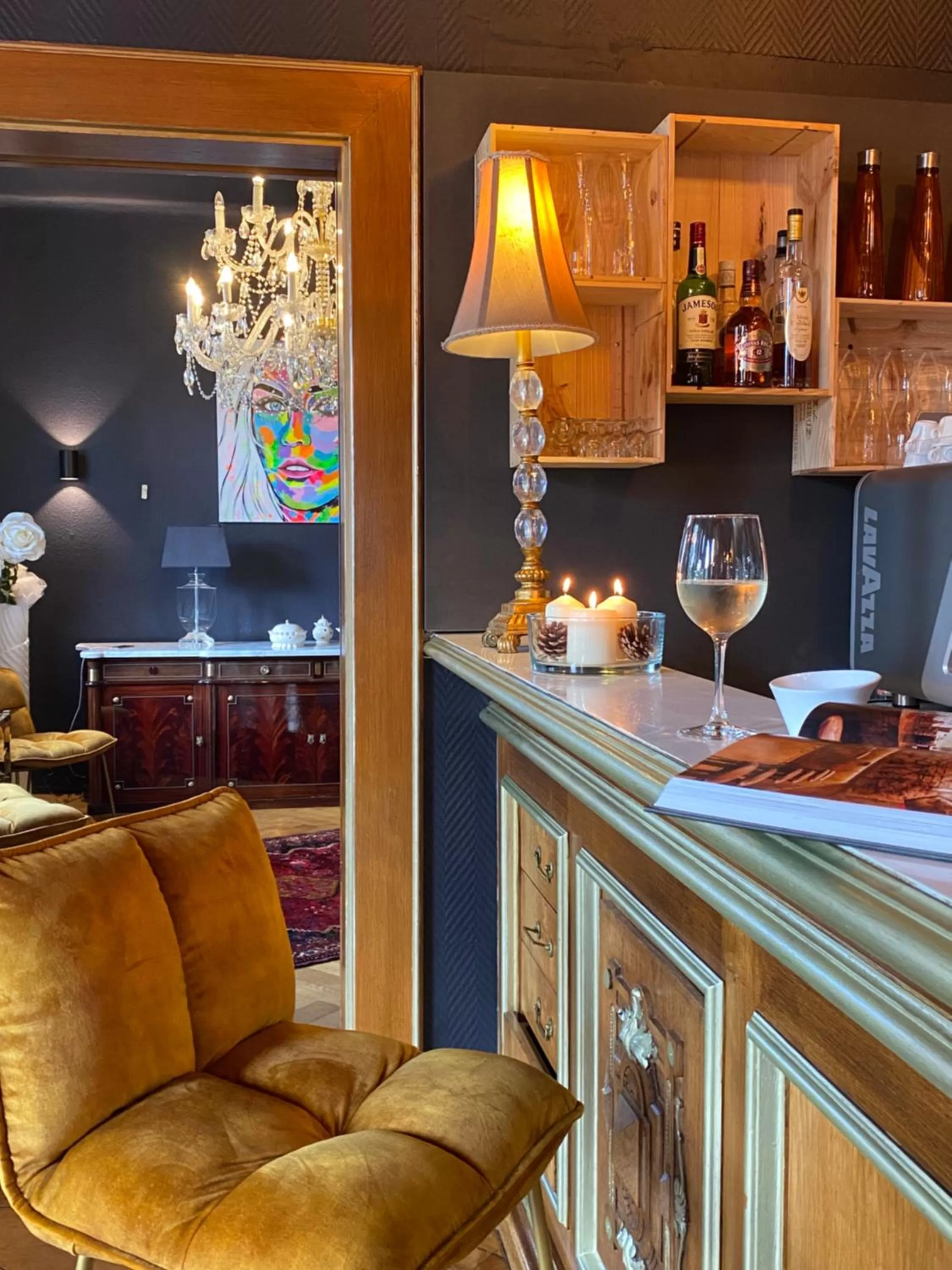 Lounge or bar in LA VILLA Hôtel-Restaurant