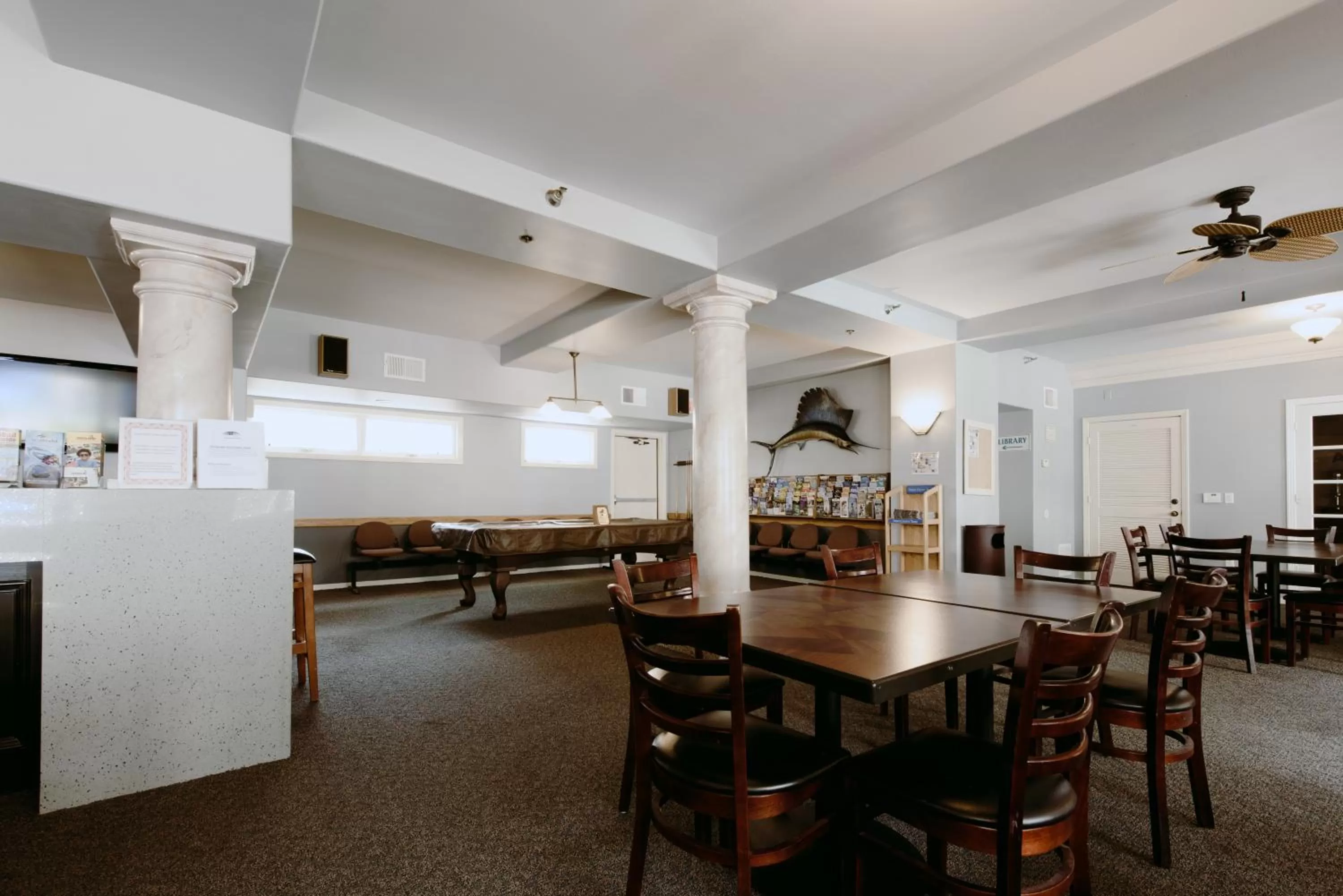 Communal lounge/ TV room in Tamarack Beach Hotel