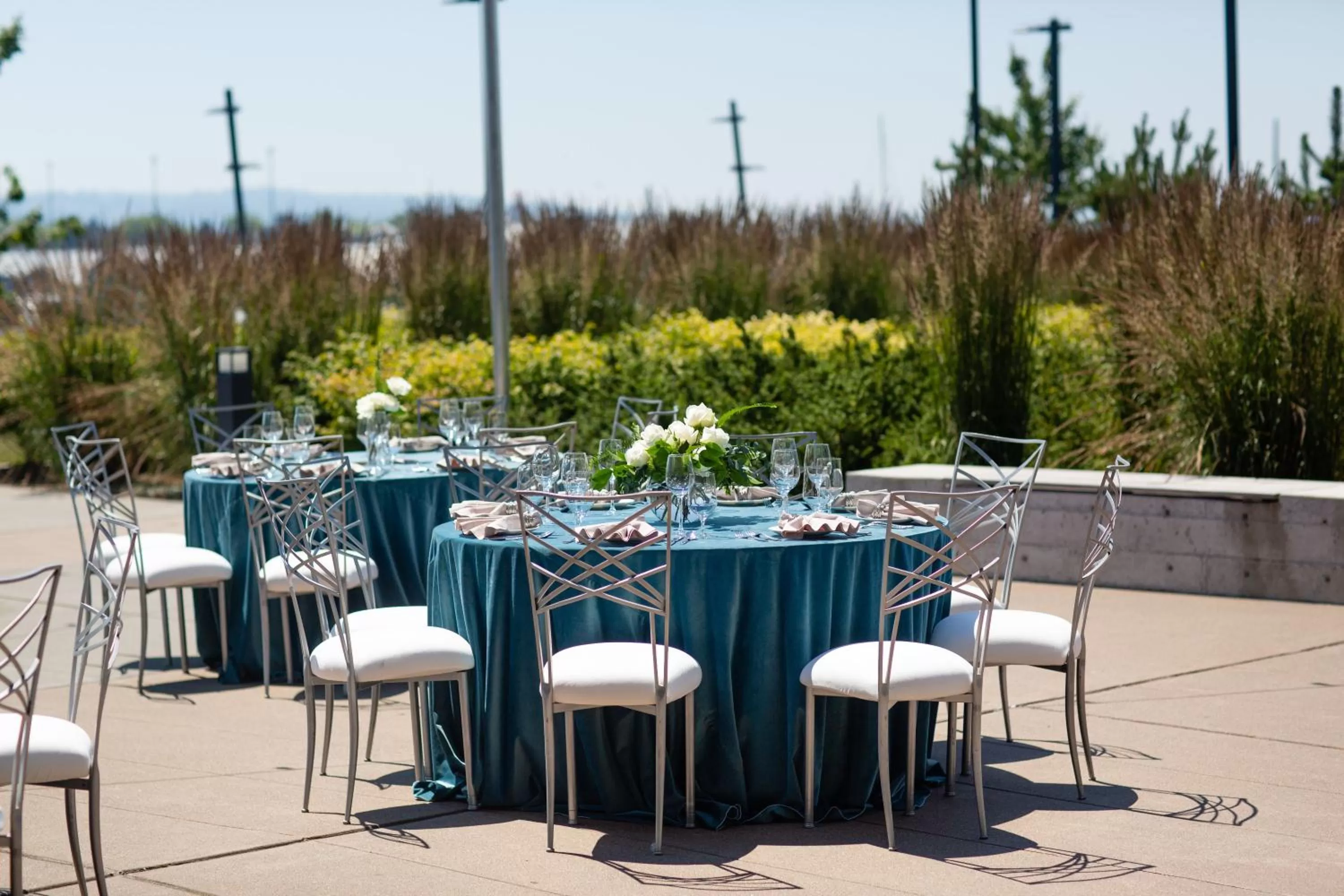 Restaurant/places to eat in Hotel Indigo Seattle Everett Waterfront Place by IHG