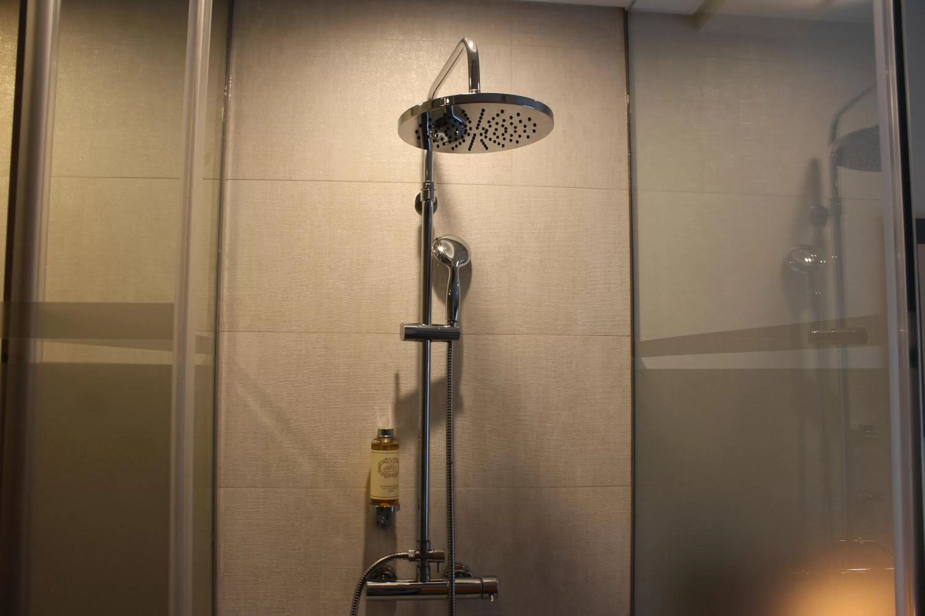 Shower in Hotel da Vila