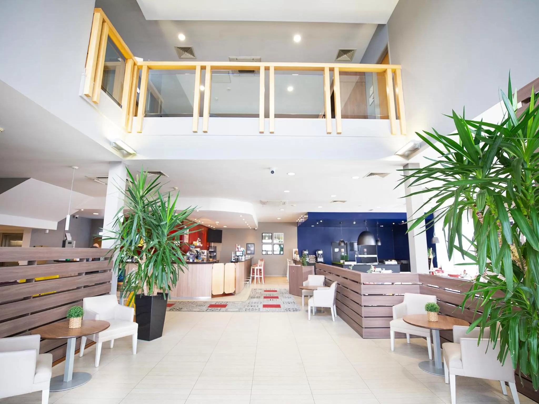 Lounge or bar in Campanile Hotel Northampton