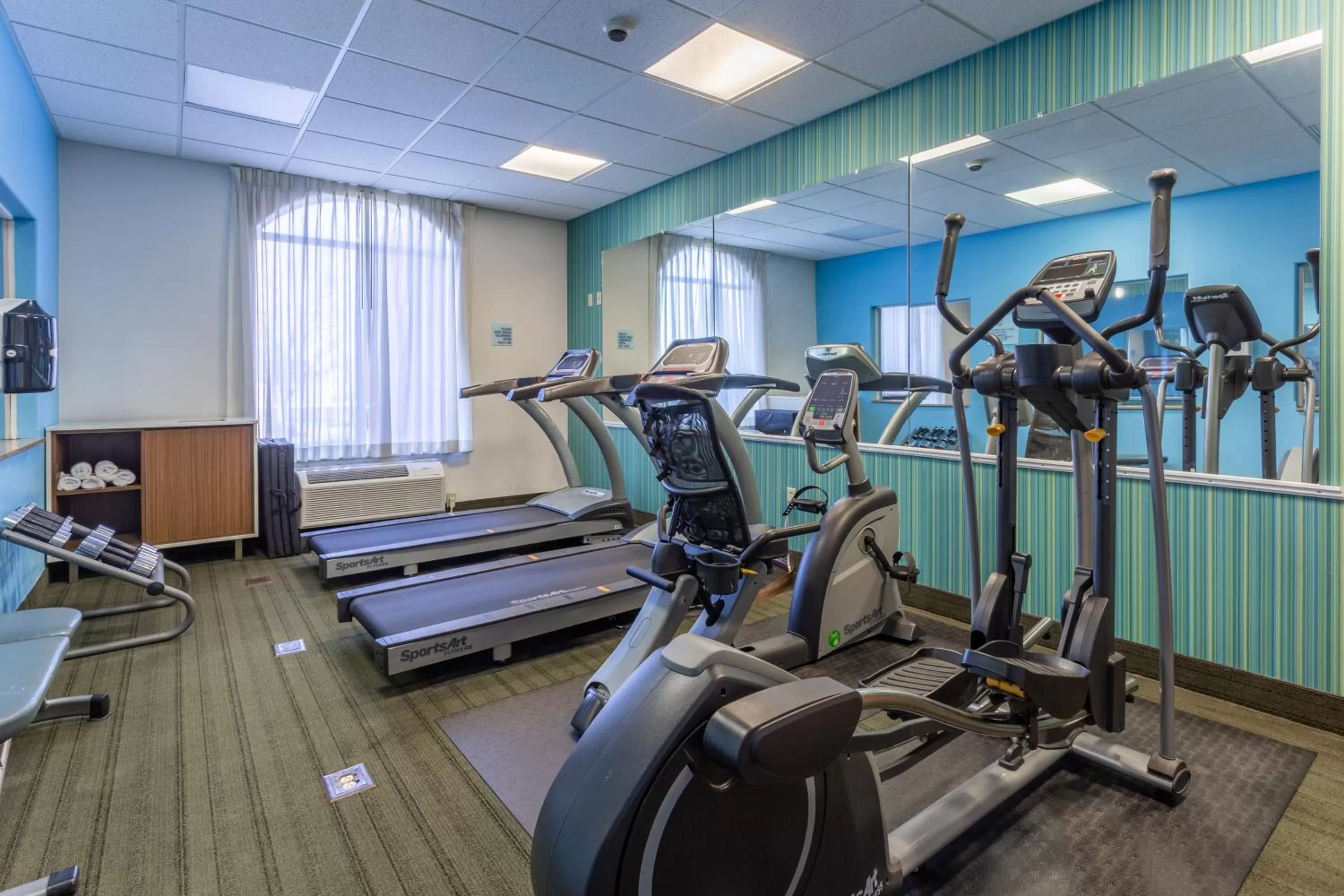 Fitness centre/facilities in Holiday Inn Express Rockford-Loves Park by IHG
