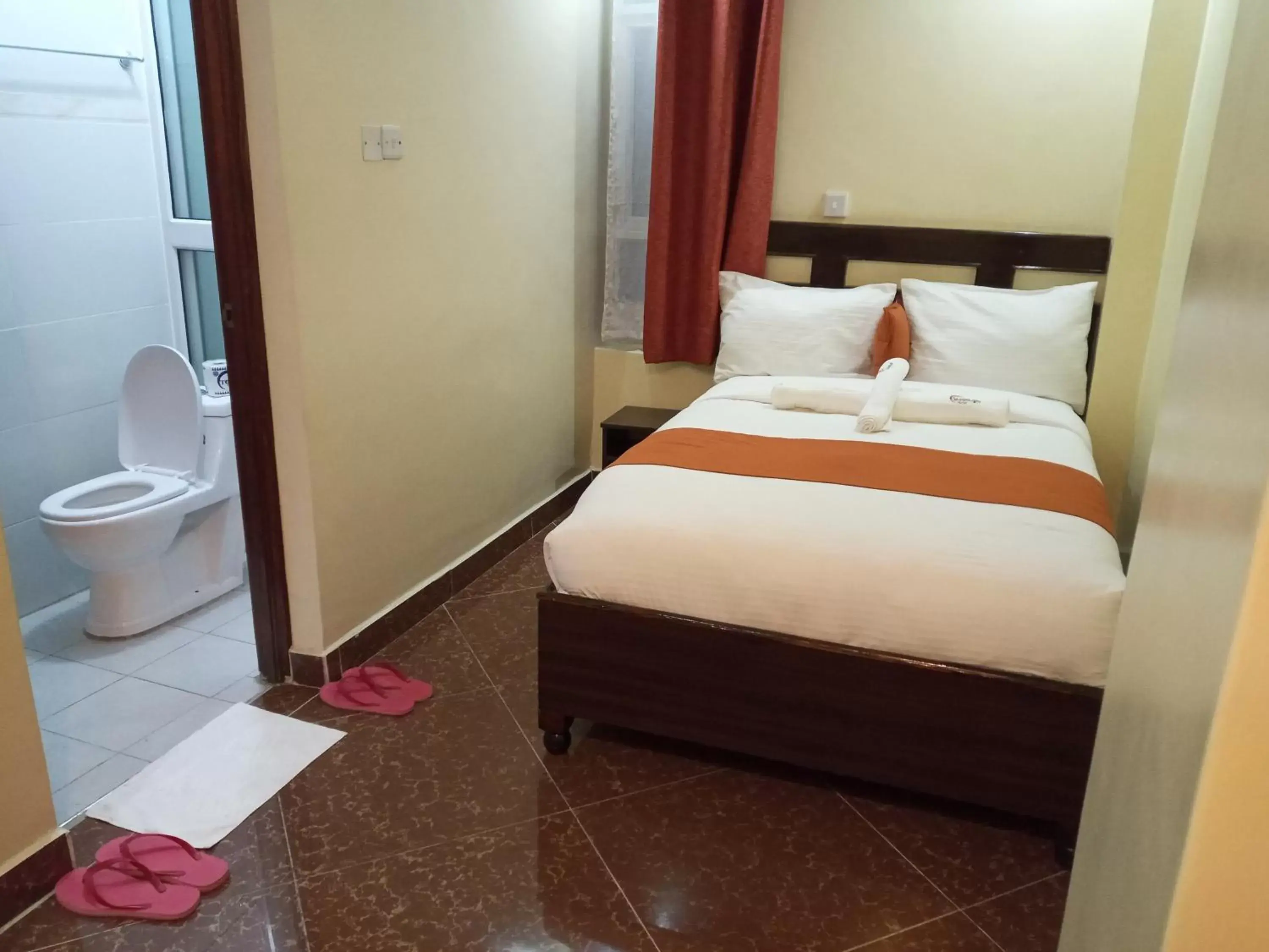 Standard Single Room with Shower - single occupancy in Claire de Lune Moonlight Hotel Standard Single Room with Shower - single occupancy in Claire de Lune Moonlight Hotel