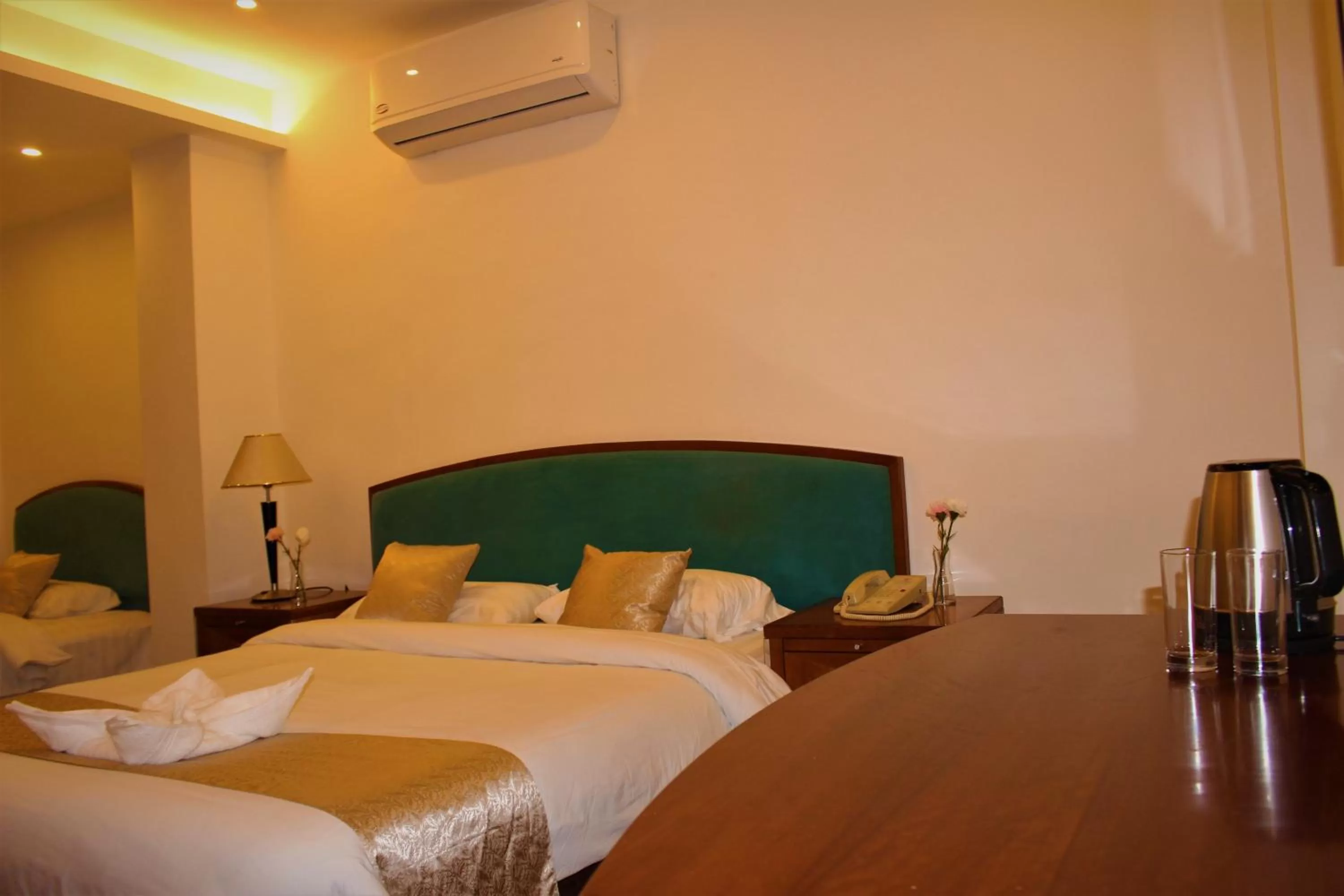 Bedroom, Bed in New MerryLand Hotel
