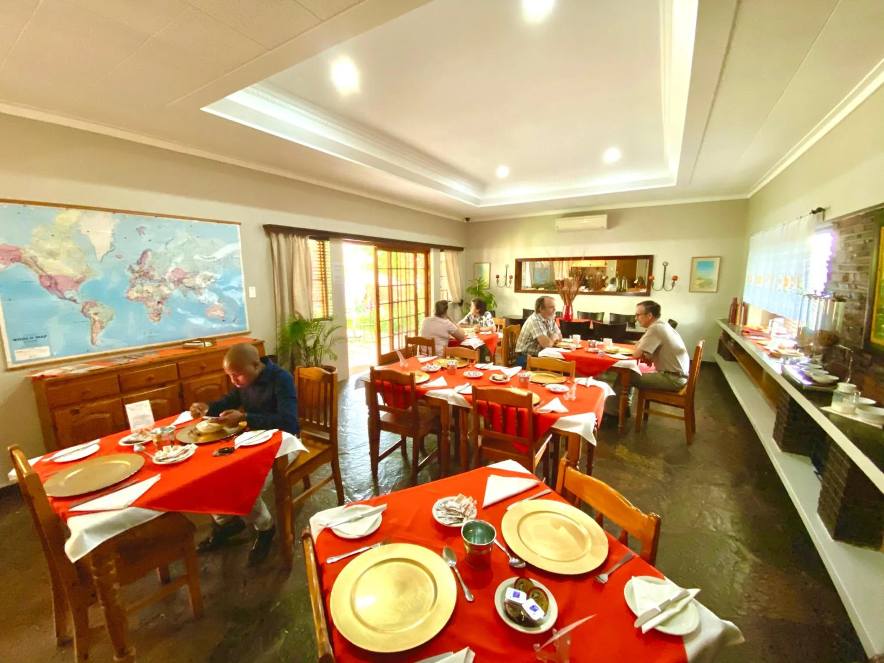 Dining area in Amper Bo Guest House