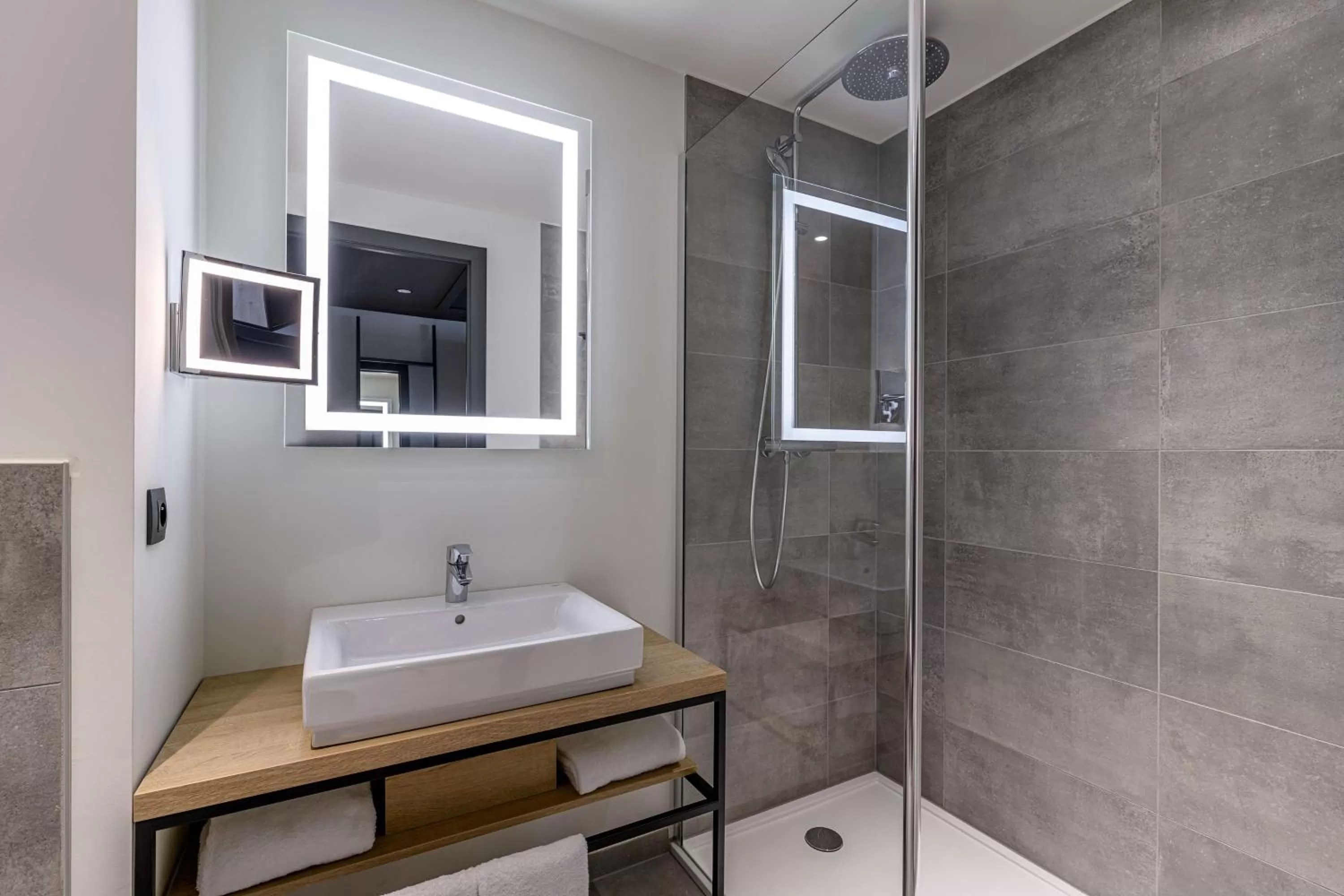 Shower in Radisson Hotel Antwerp Berchem