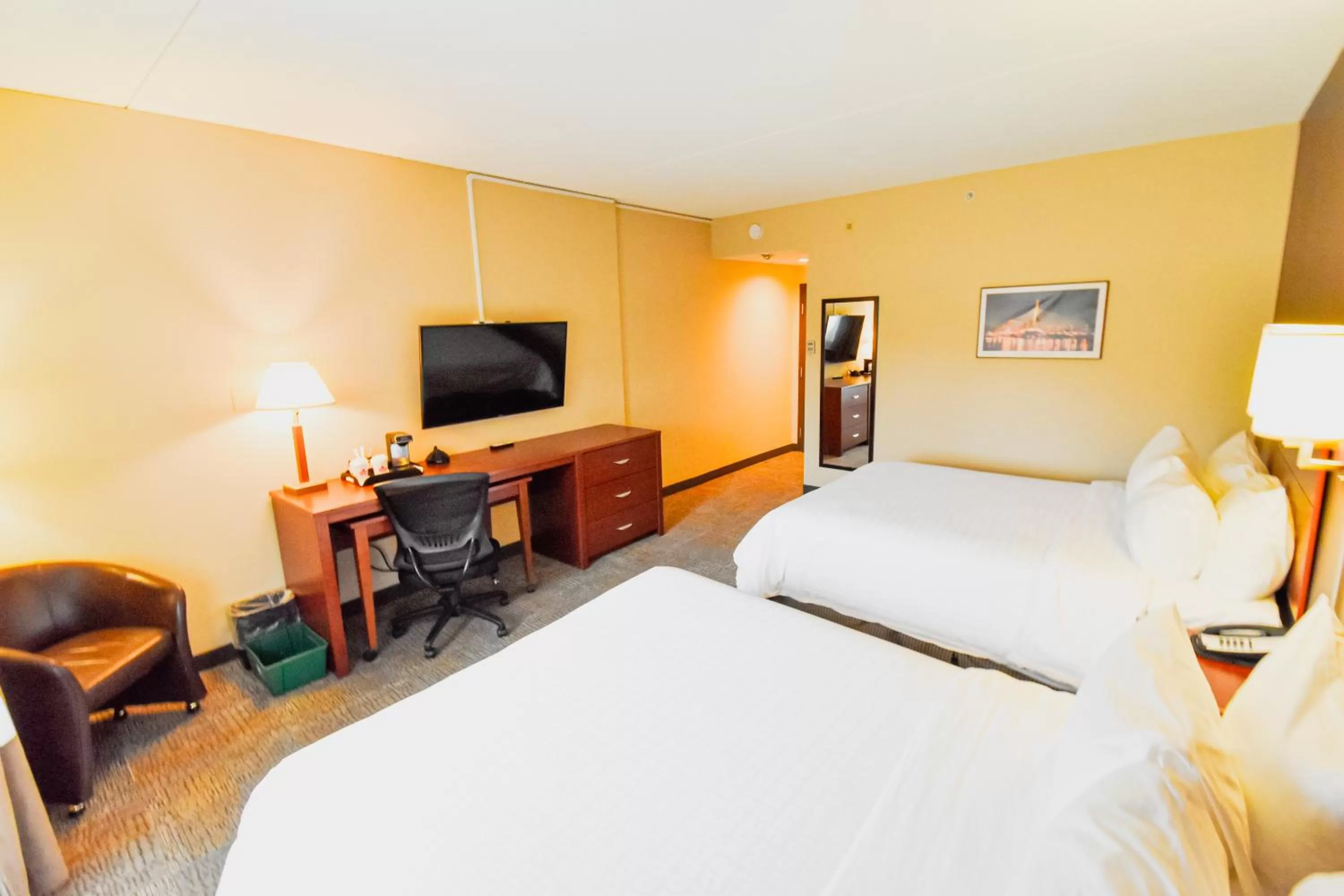 Photo of the whole room, Bed in Canad Inns Destination Centre Garden City