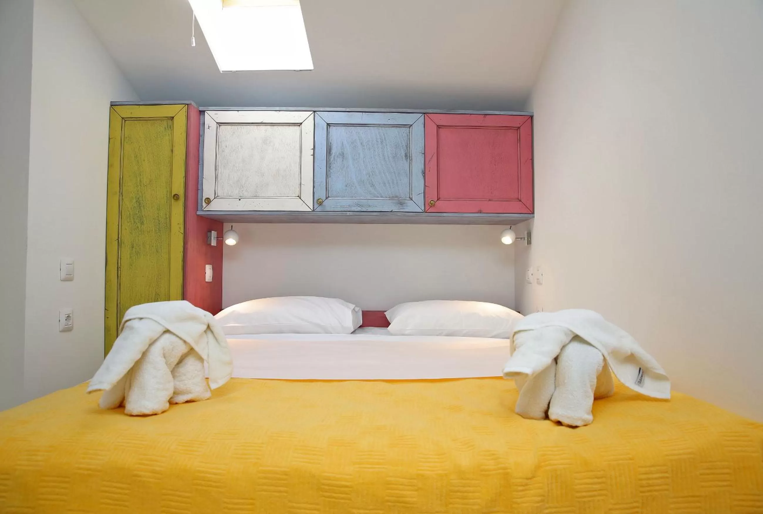 Bed in Central Apartments Integrated Hotel