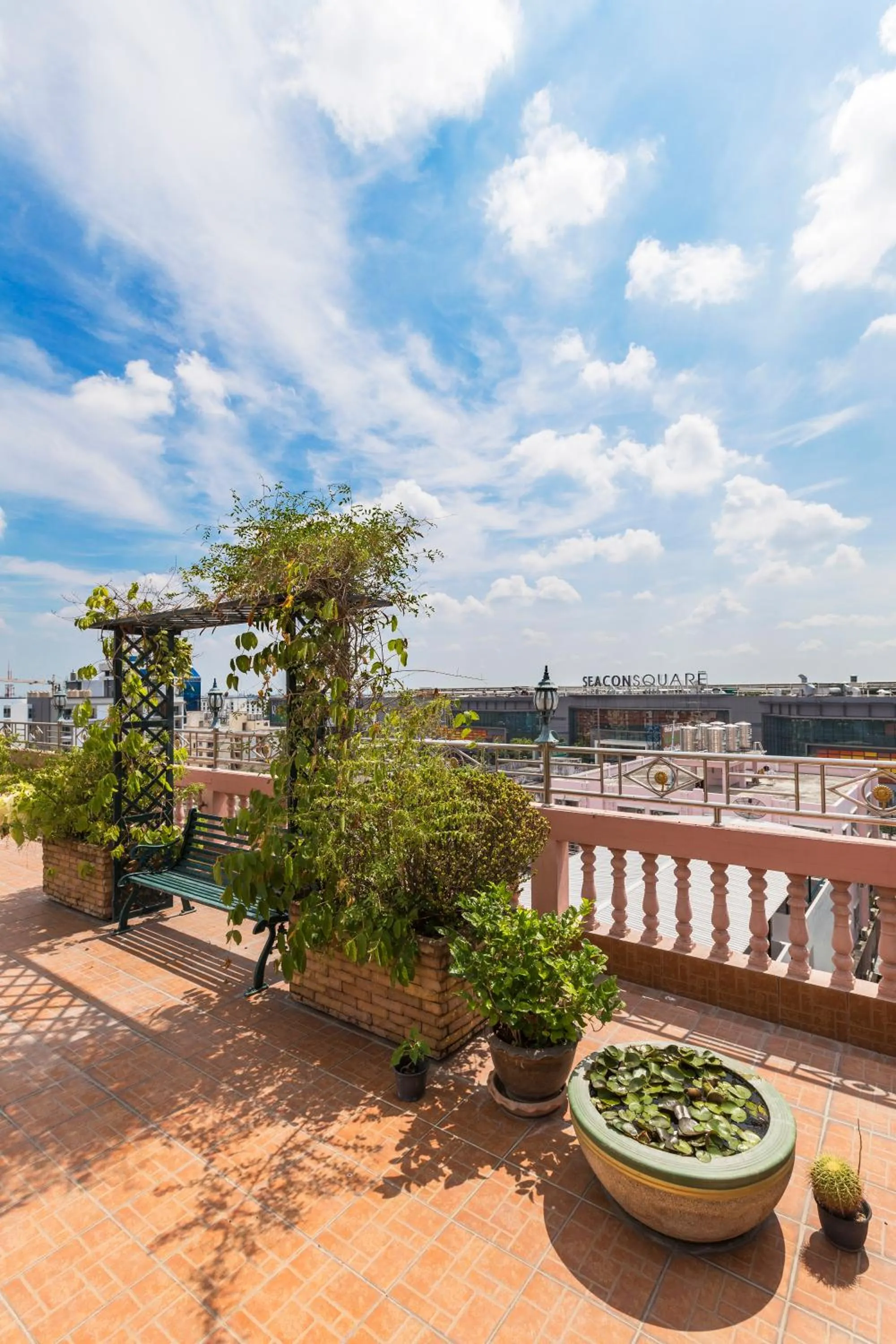 Patio in KC Place Srinakarin