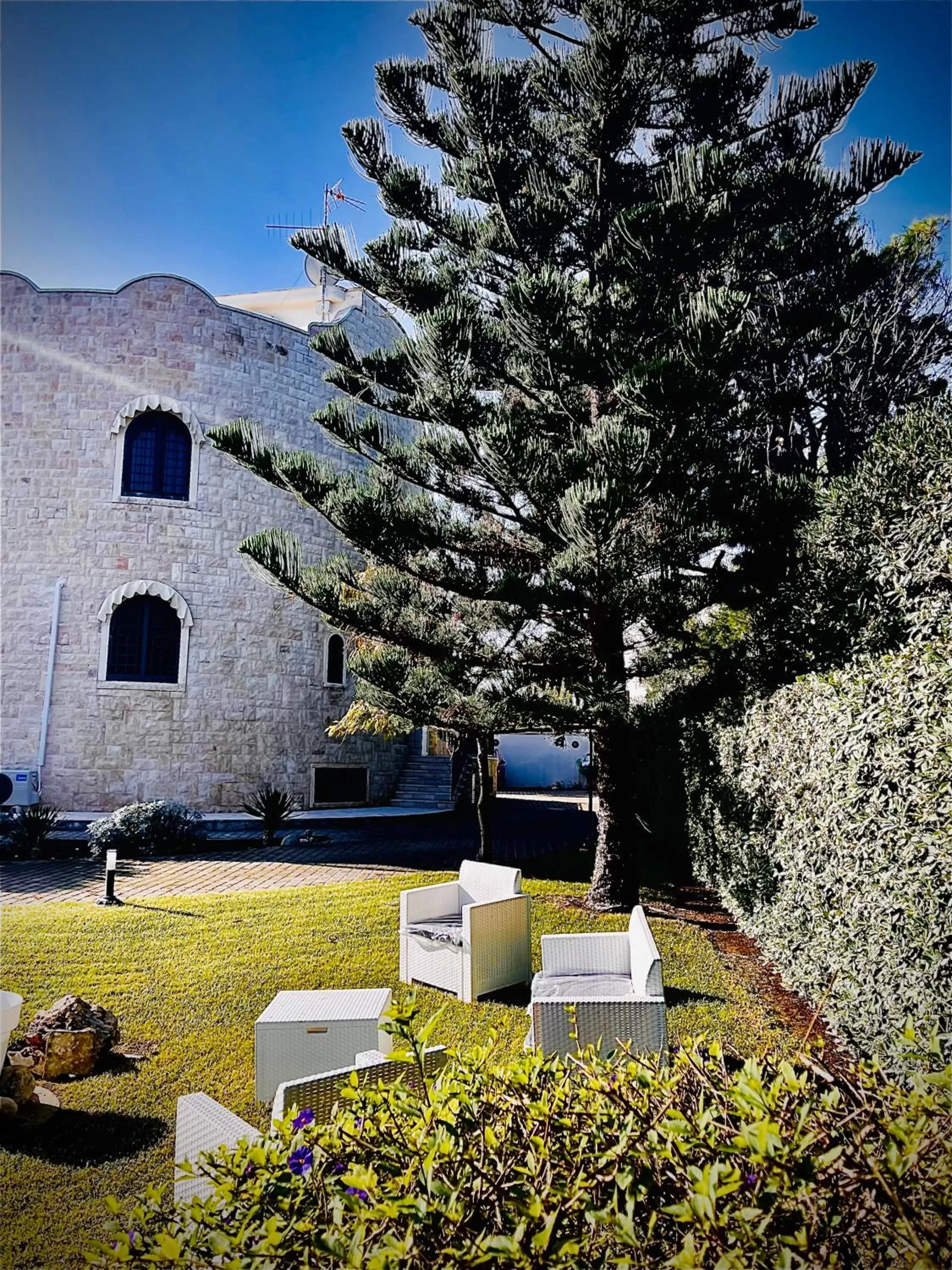 Property building in Villa Pignatelli