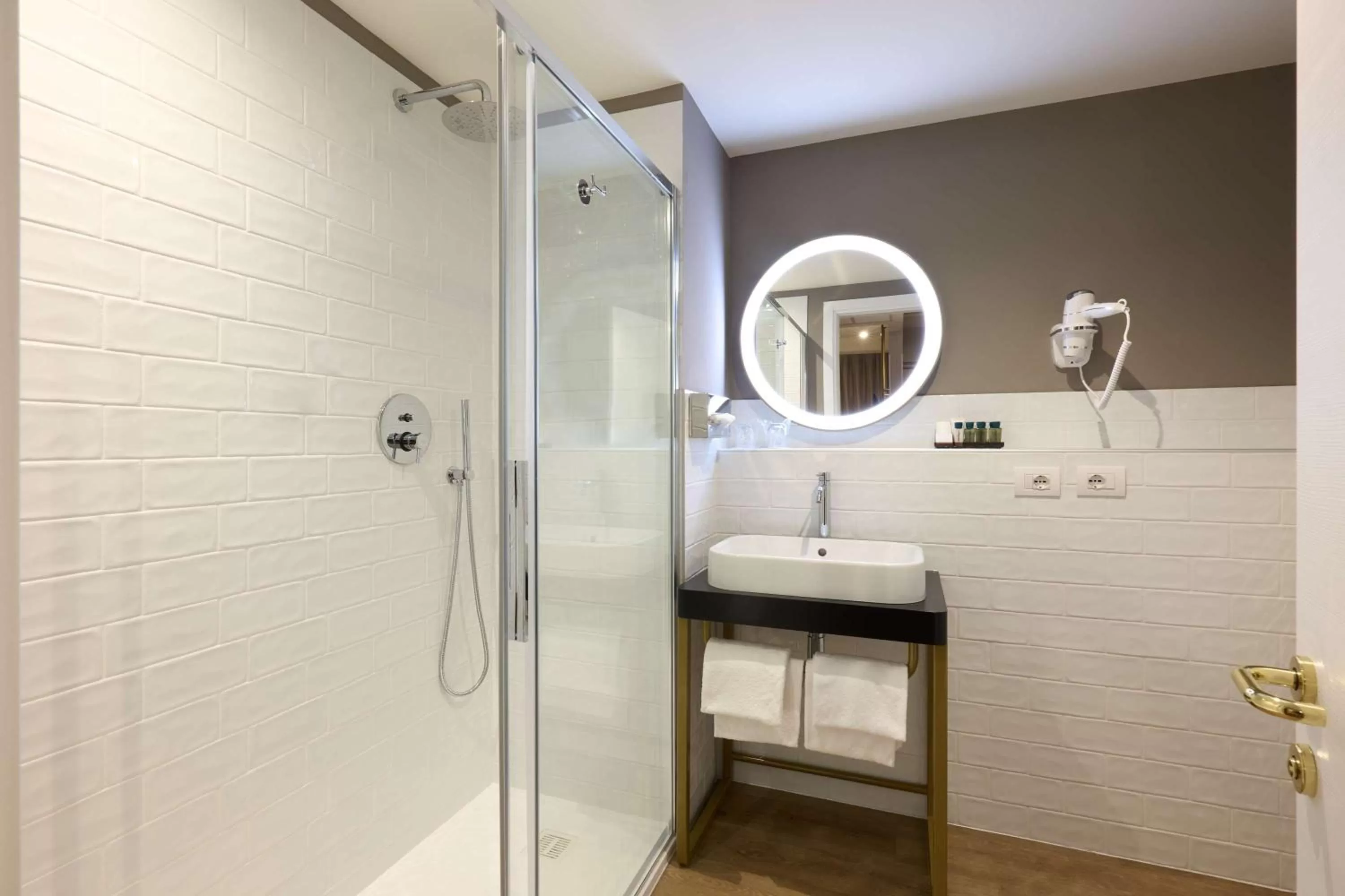 Bathroom in Best Western Hotel Tritone