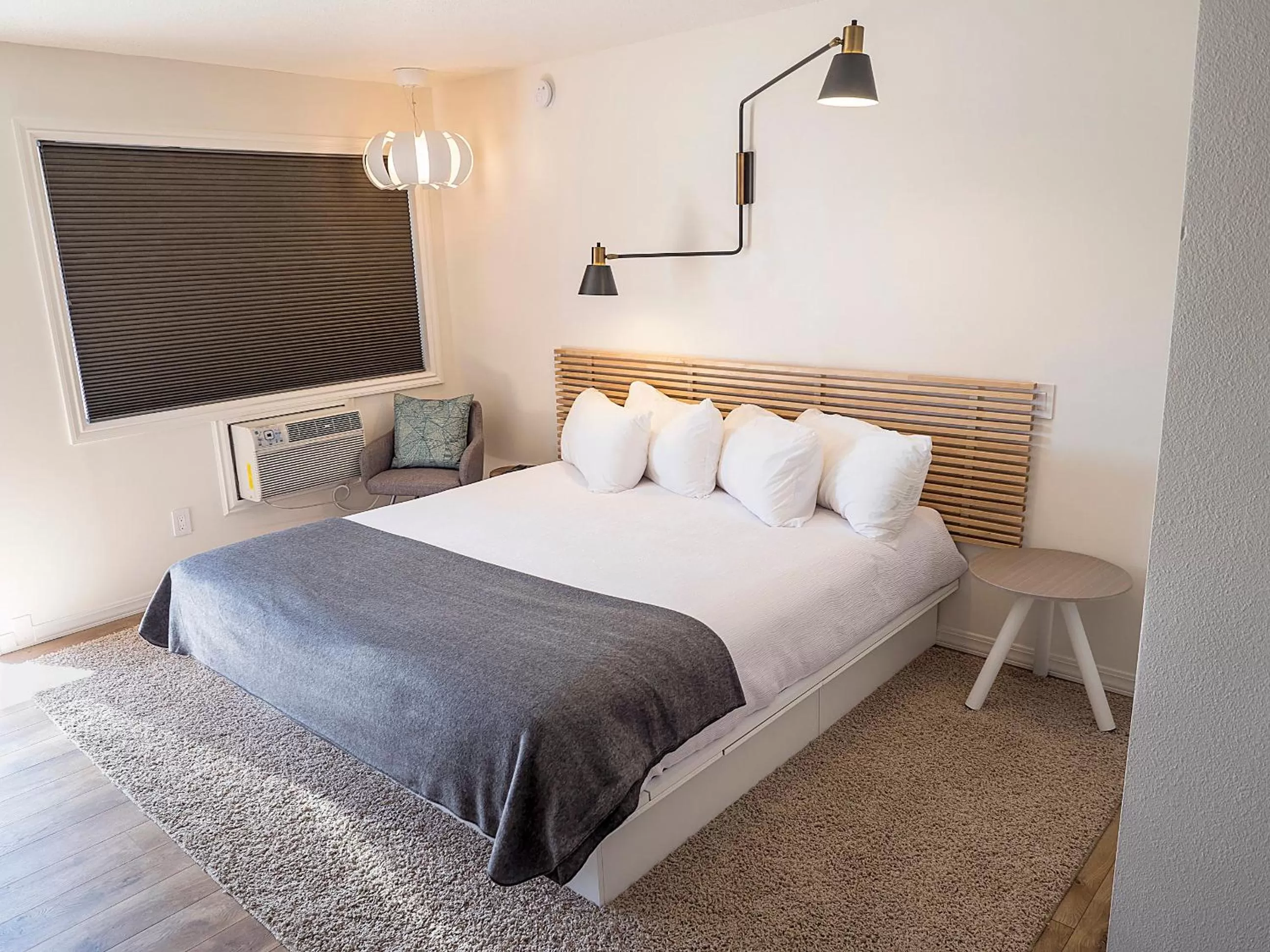 Bed in Monarch Motel