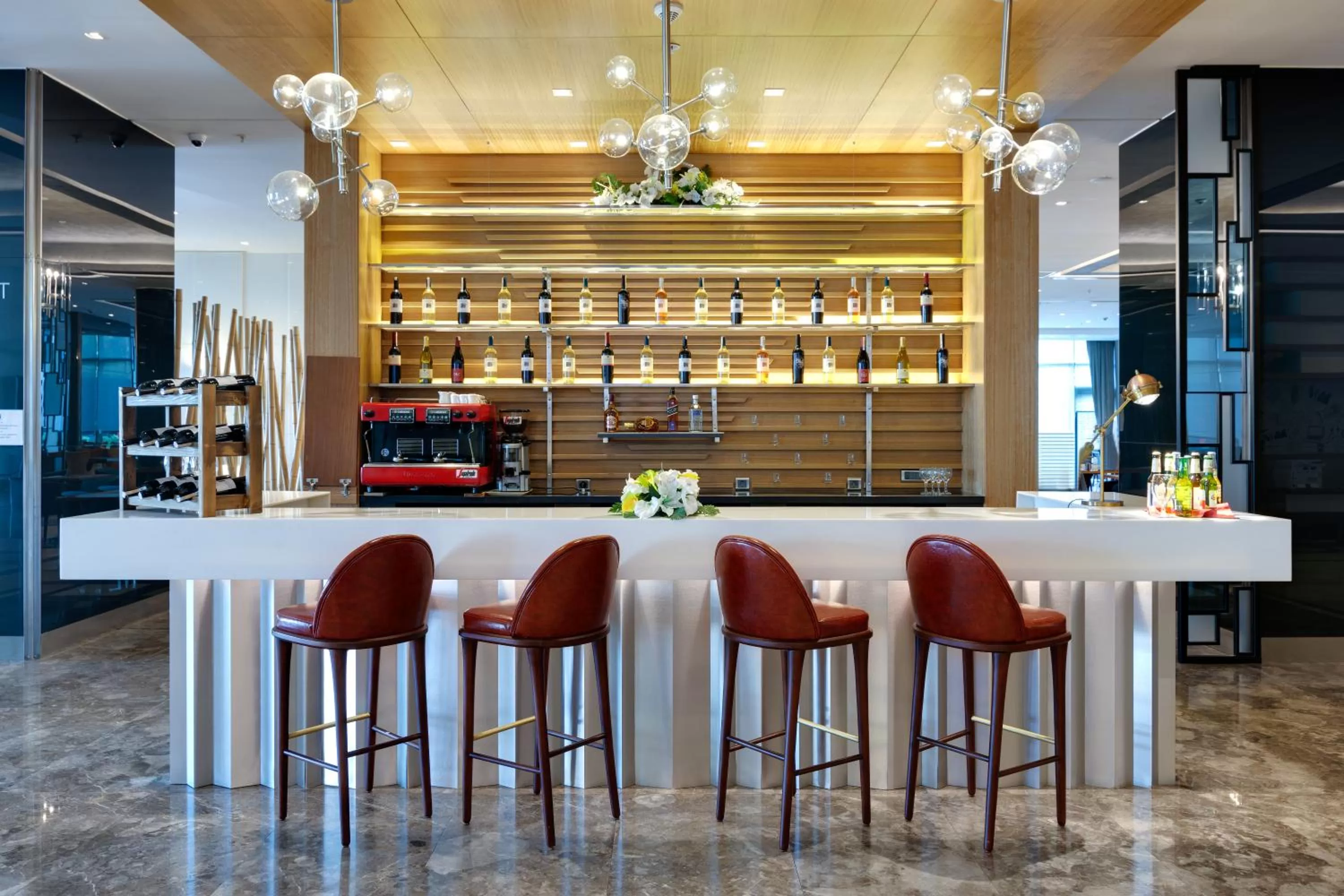 Lounge or bar in TRYP by Wyndham Istanbul Basın Ekspres