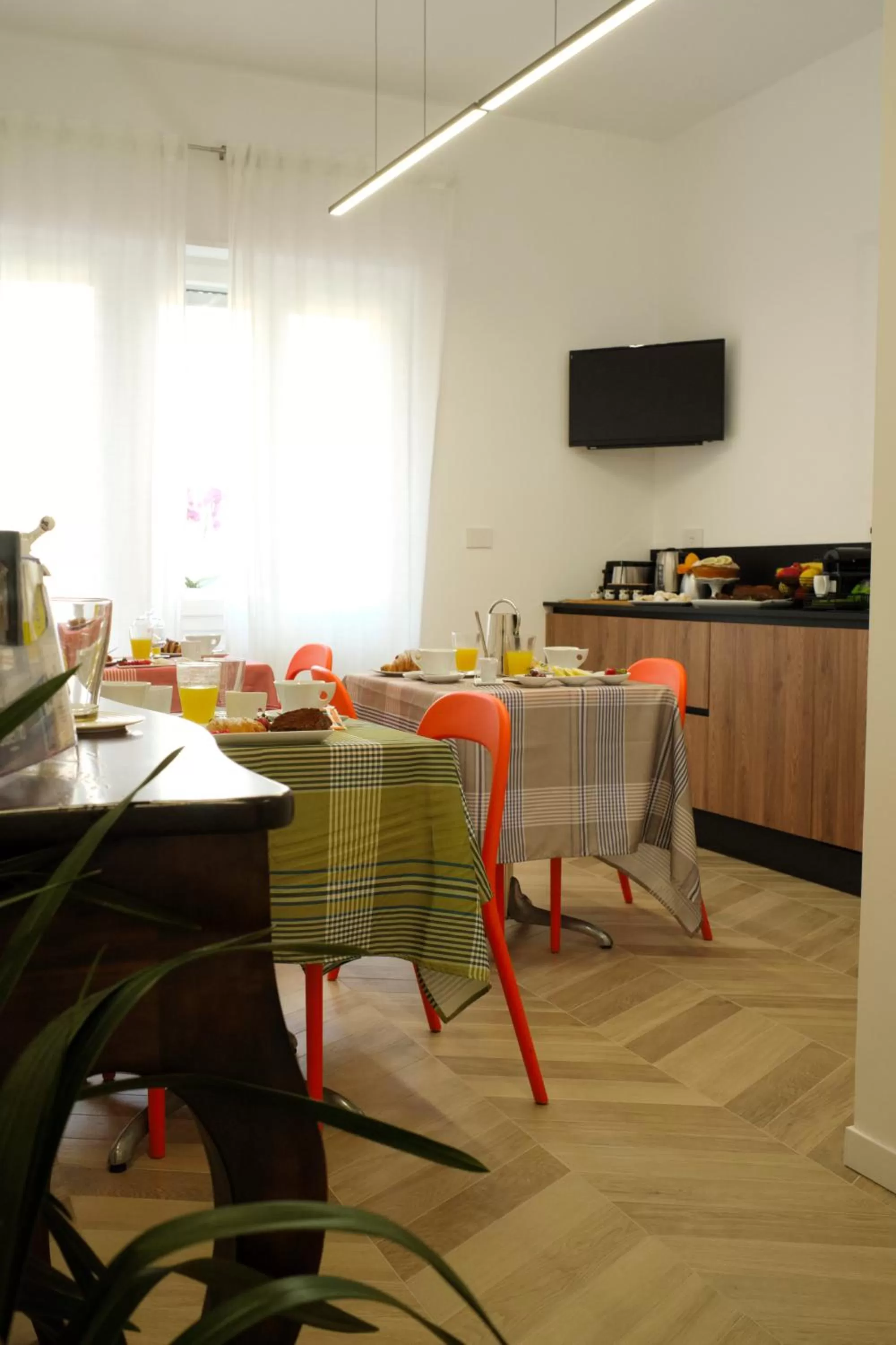 Seating area, Restaurant/Places to Eat in DANLÚ