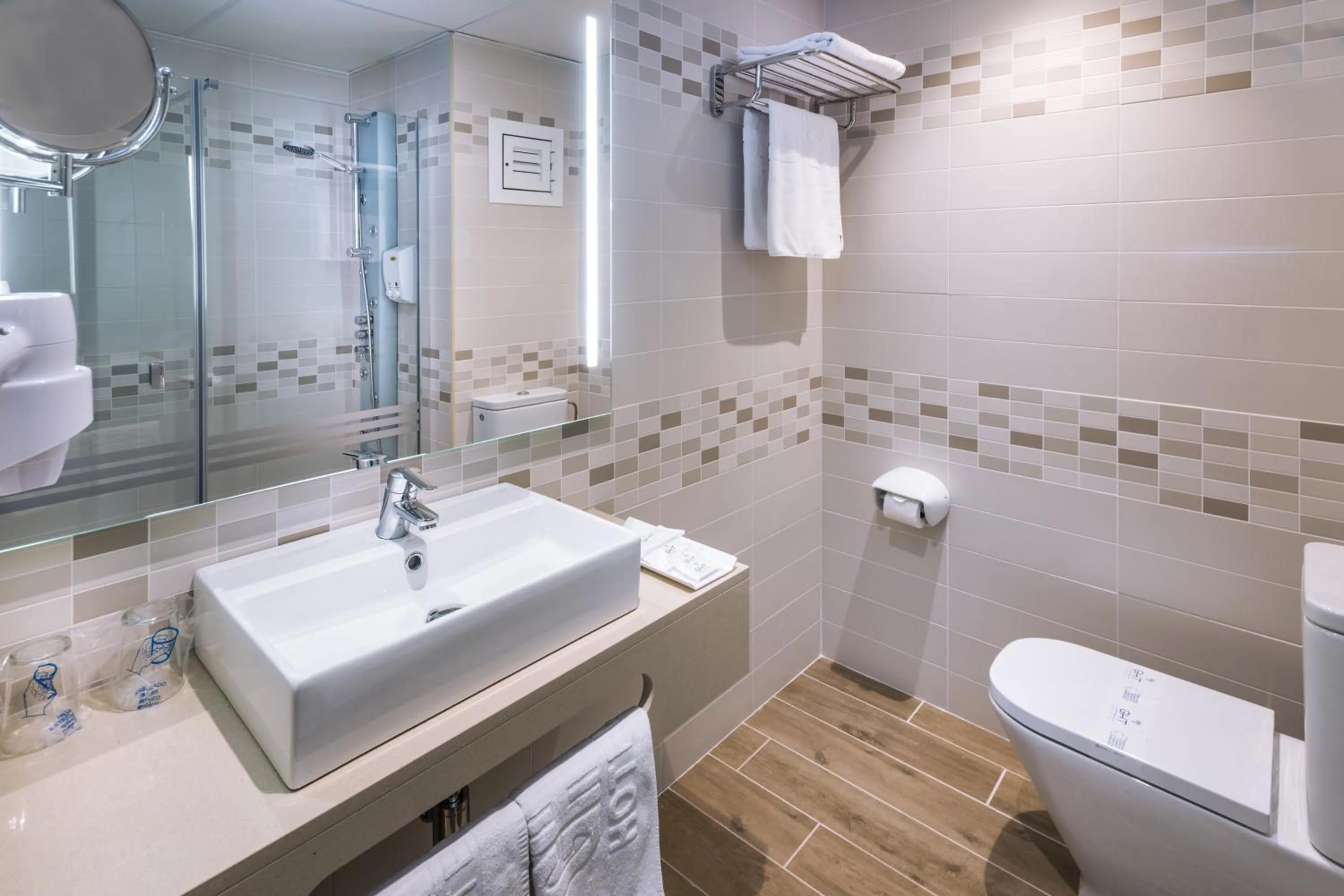 Twin Room with Balcony in GHT Costa Brava & Spa