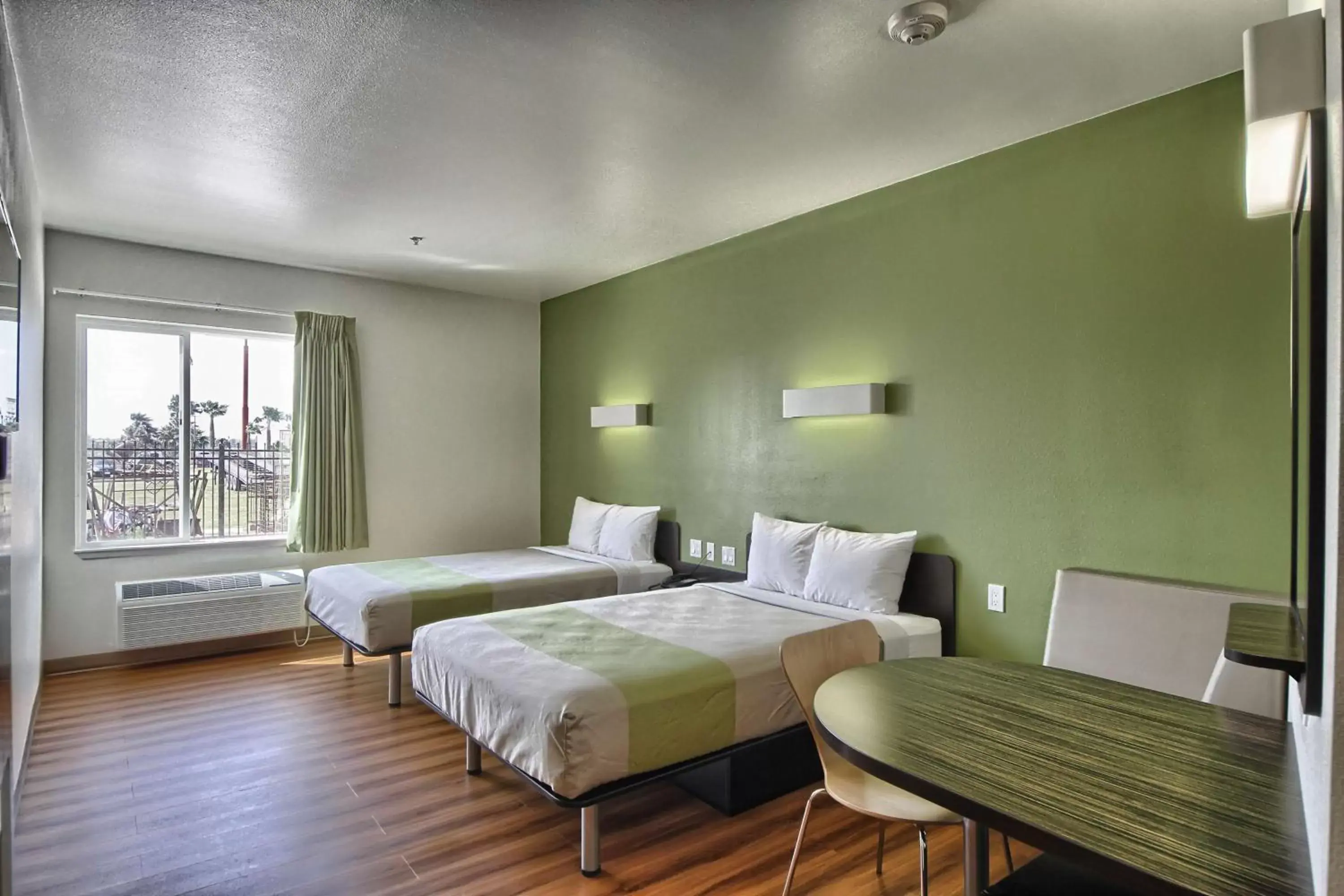 Quadruple Room - Disability Access - Non-Smoking in Motel 6-Weslaco, TX Quadruple Room - Disability Access - Non-Smoking in Motel 6-Weslaco, TX