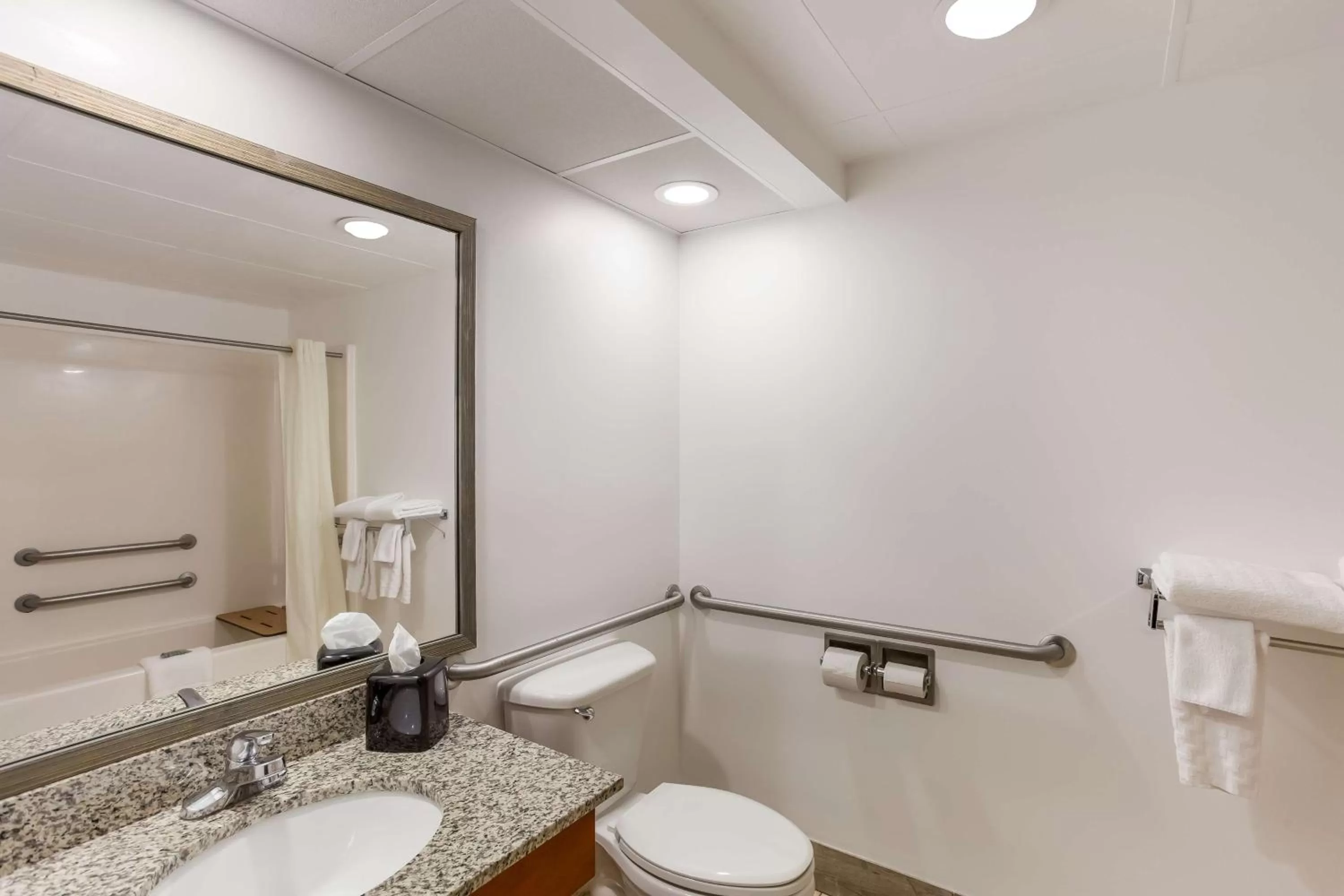 Bathroom in Best Western Logan Inn