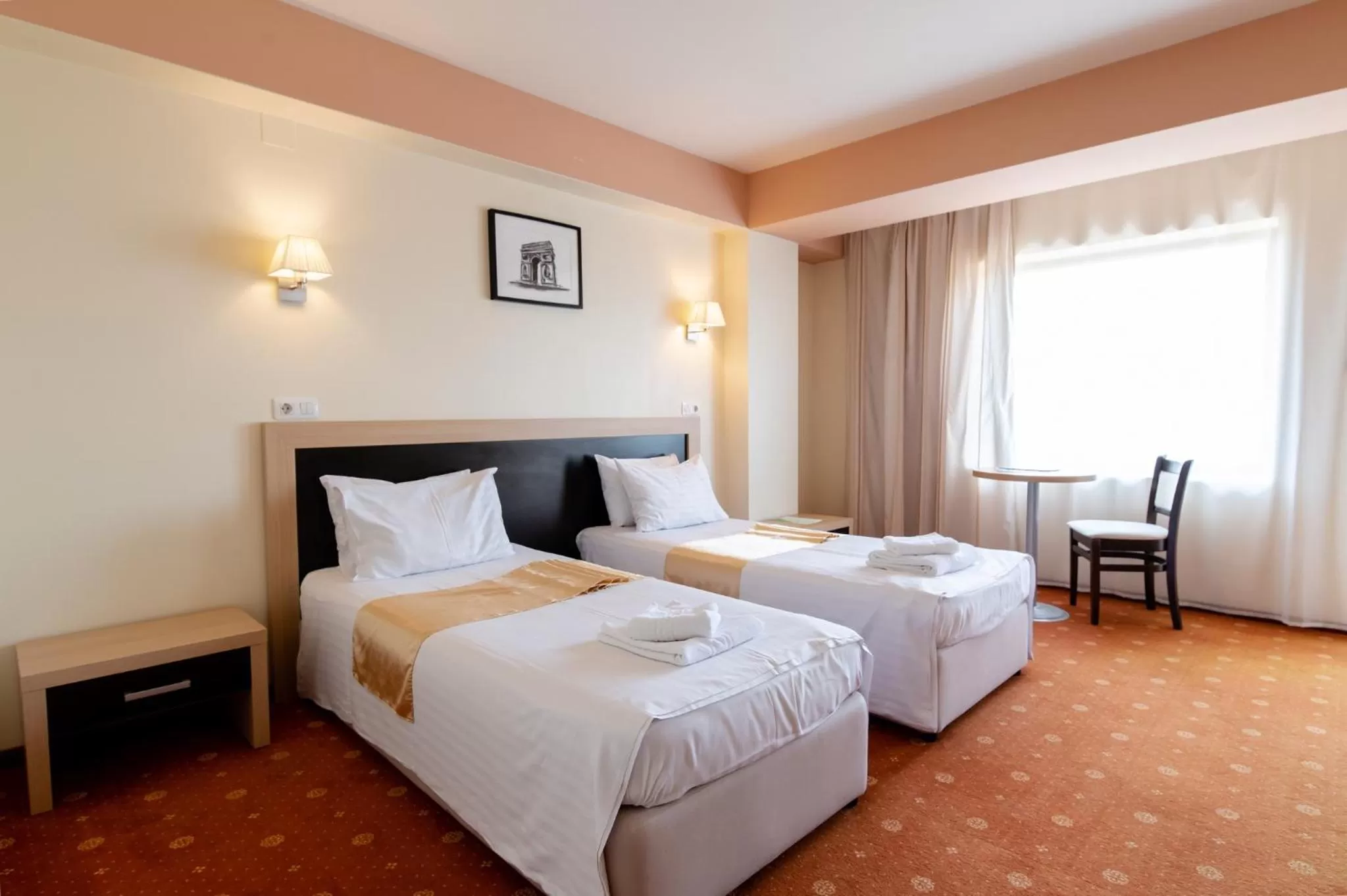 Photo of the whole room, Bed in Hotel Oxford By TimHotels