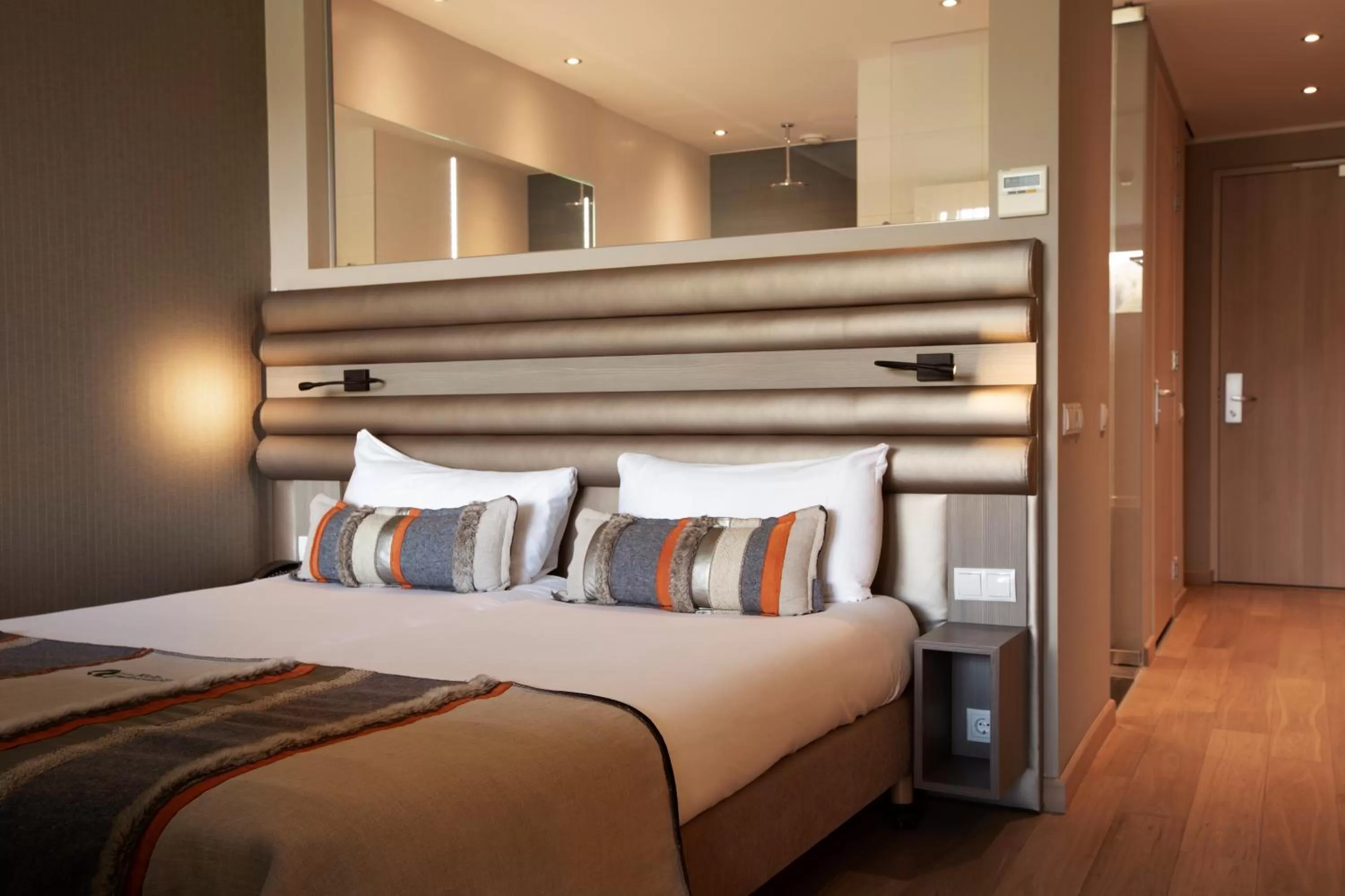 Property building, Bed in Klein Zwitserland