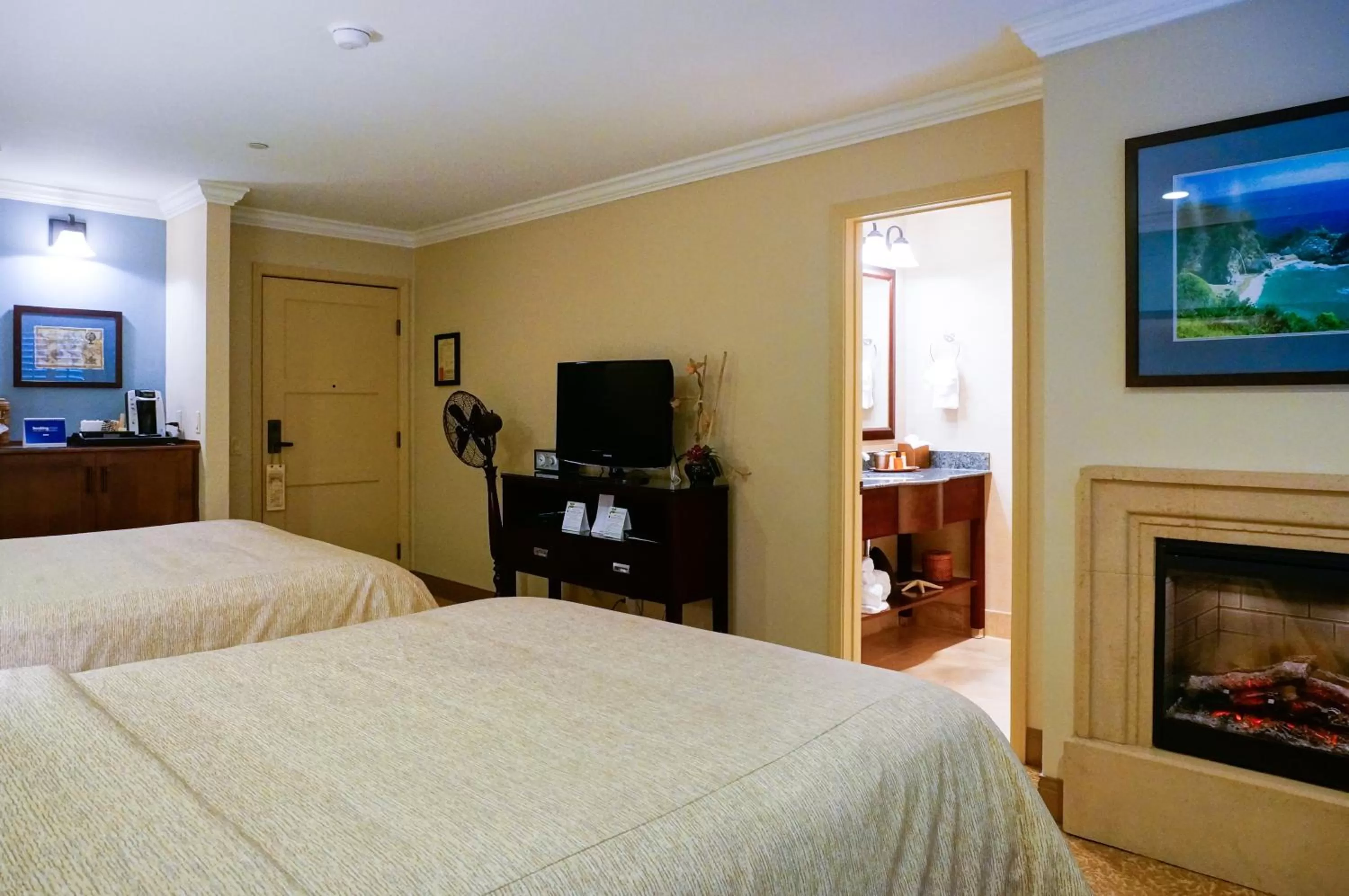 Bed in Blue Dolphin Inn