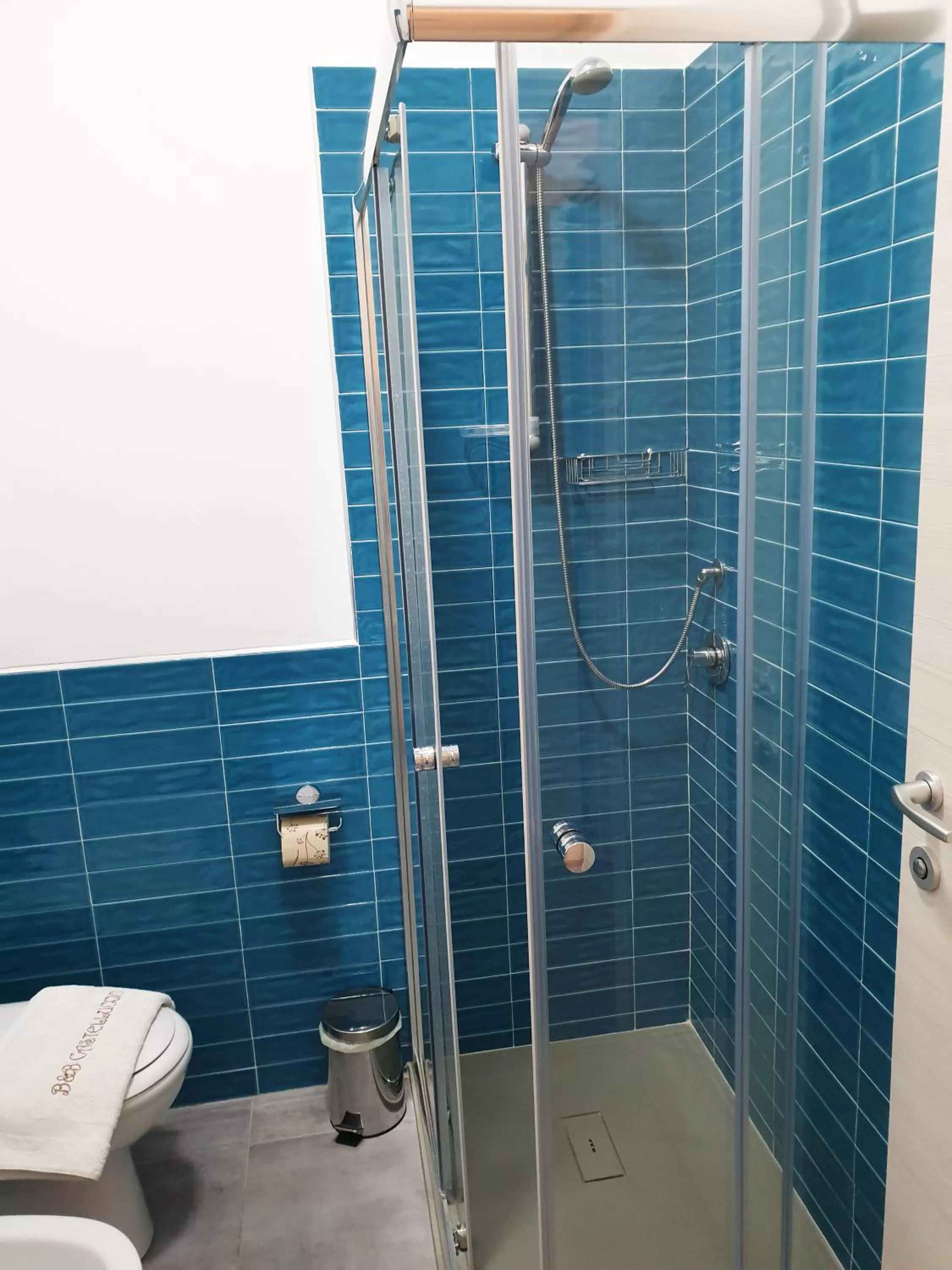 Shower in B&B Castelluccio