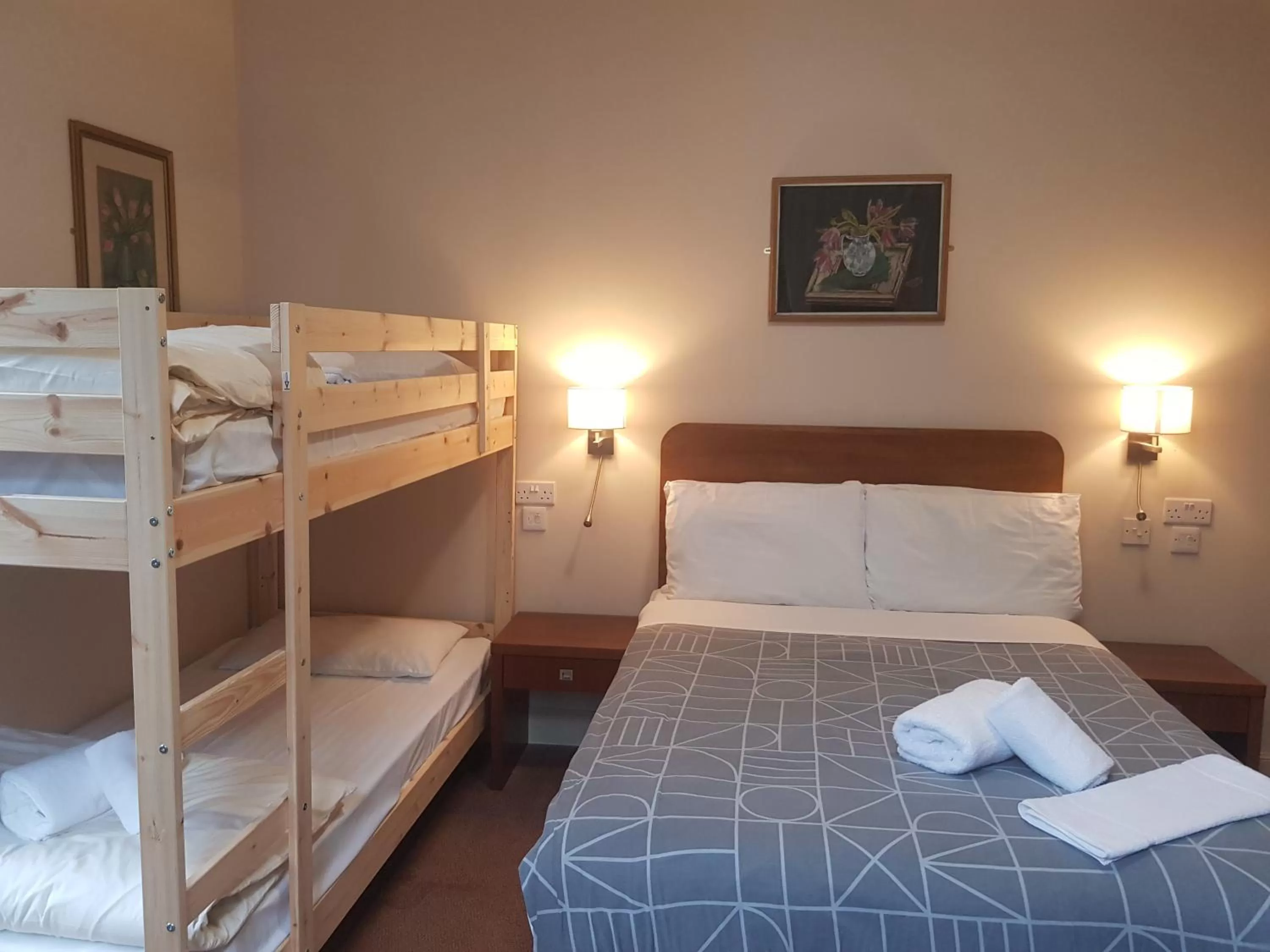 Bed in Aberdeen House