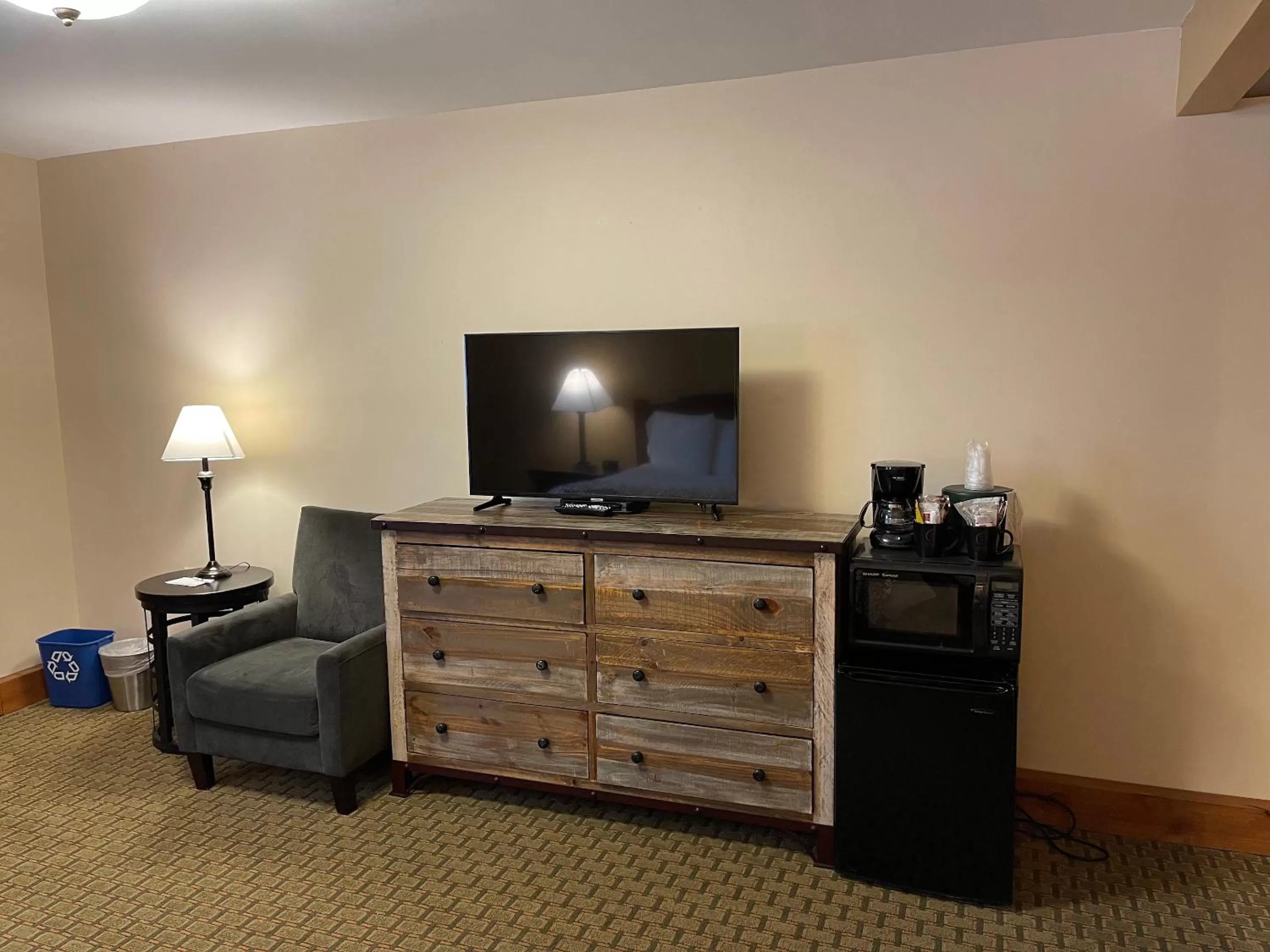 TV and multimedia in Silver Moon Inn