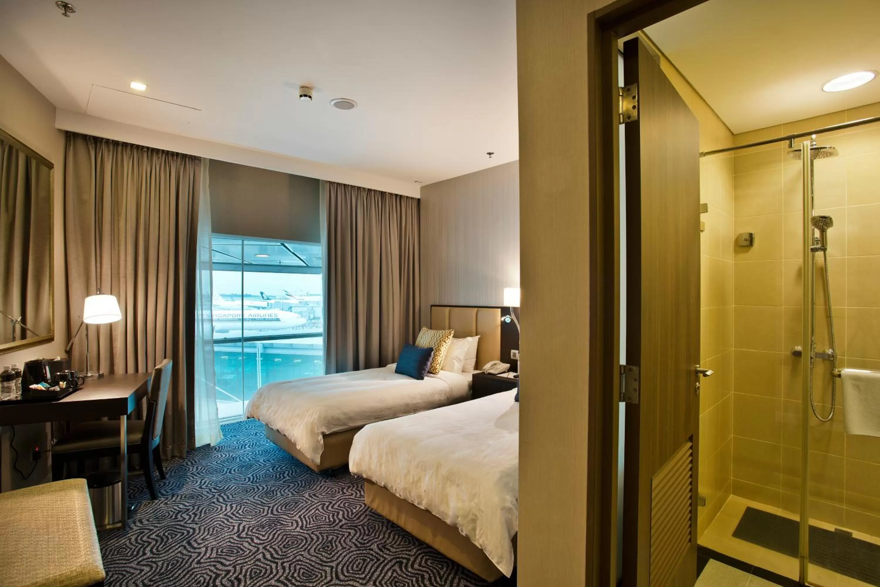 Bathroom, Bed in Ambassador Transit Hotel - Terminal 3