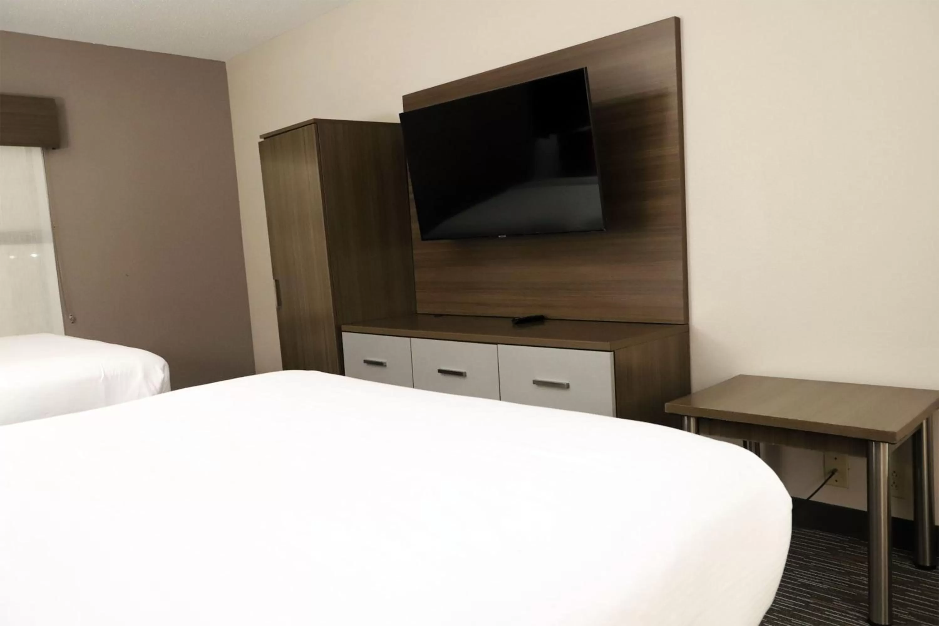 Bed in Wingate by Wyndham Jackson Ridgeland