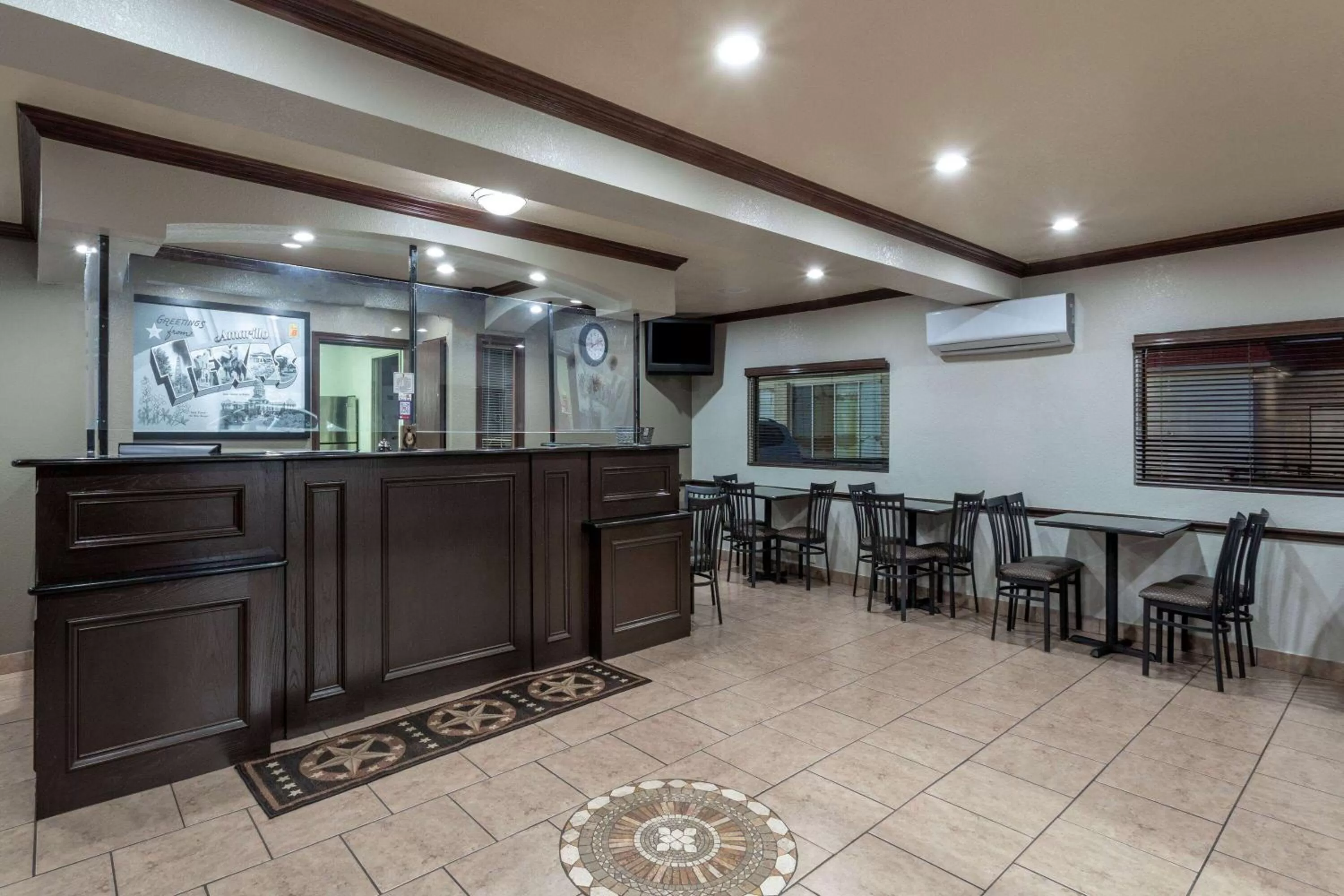 Lobby or reception in Super 8 by Wyndham Amarillo Central TX