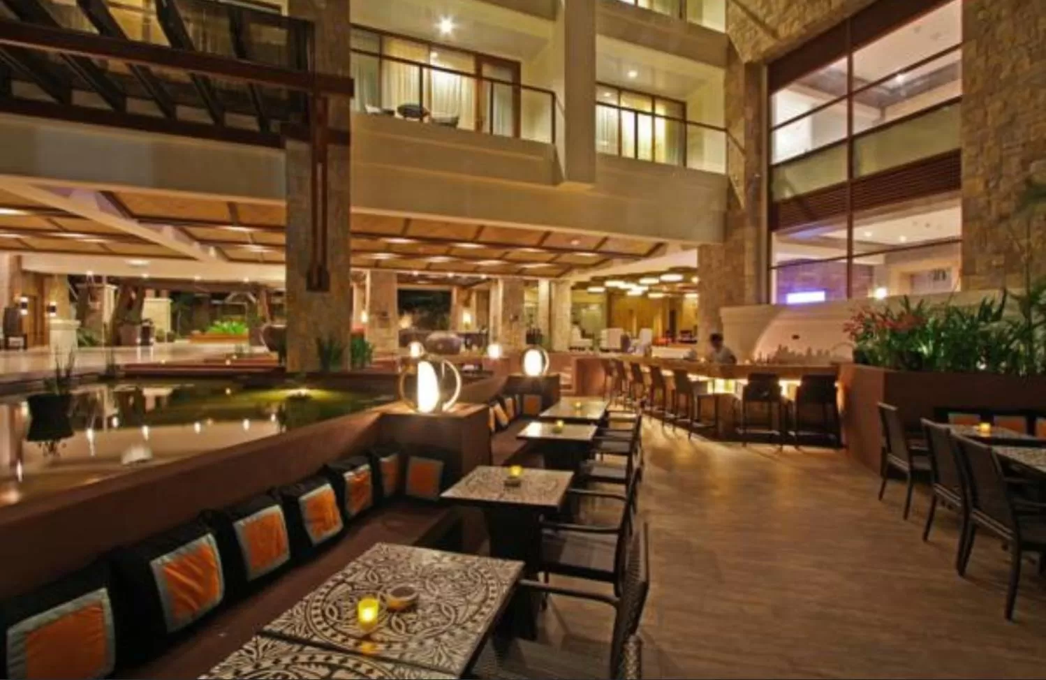 Restaurant/places to eat in The Bellevue Resort