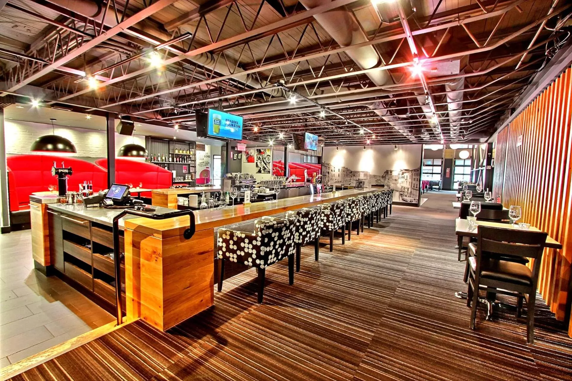 Restaurant/places to eat in Hôtel Le Navigateur