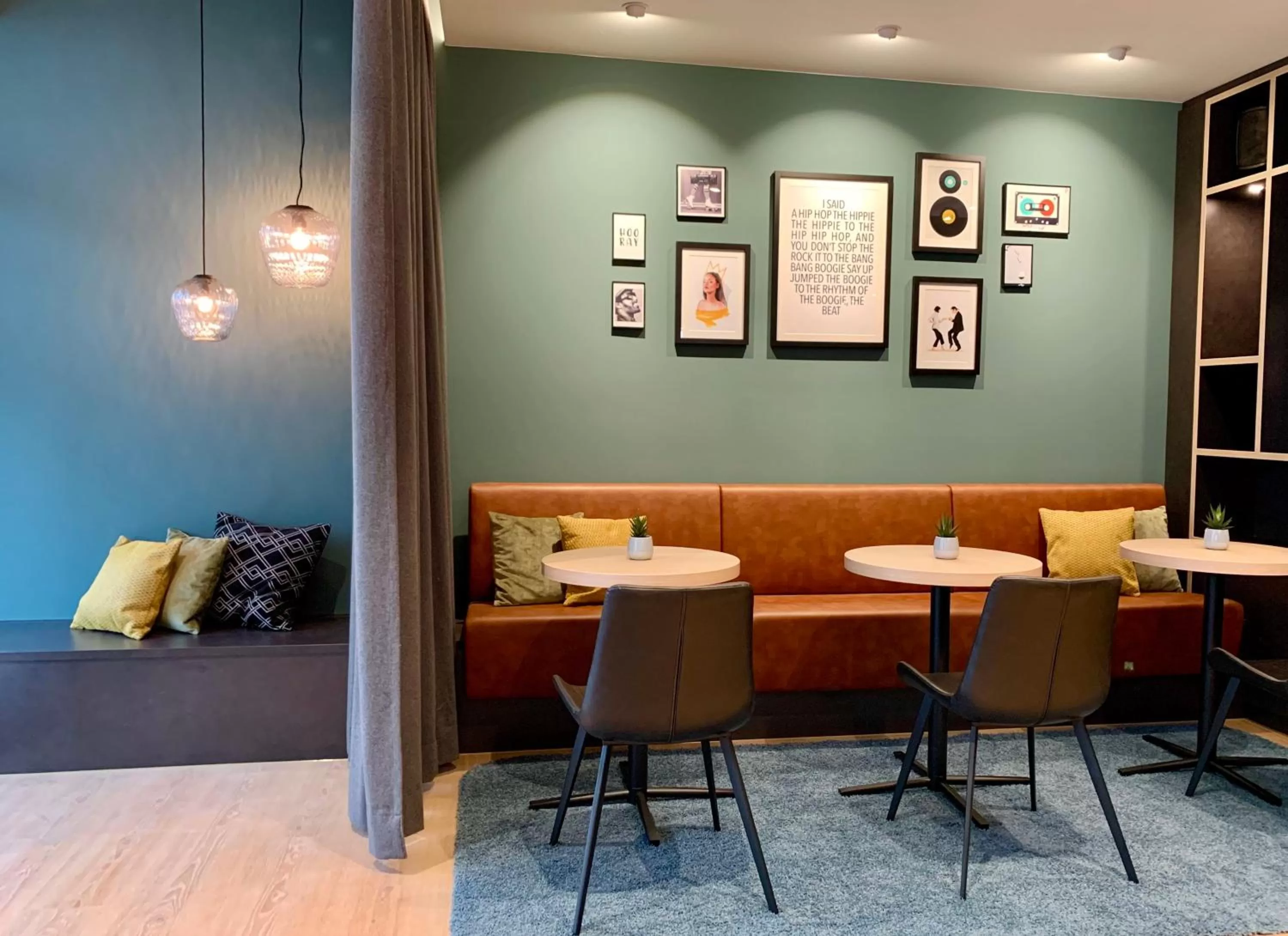 Lounge or bar in zeitwohnhaus SUITE-HOTEL & SERVICED APARTMENTS