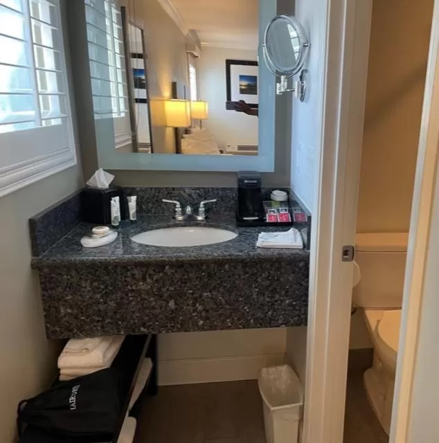 Hi View Inn & Suites