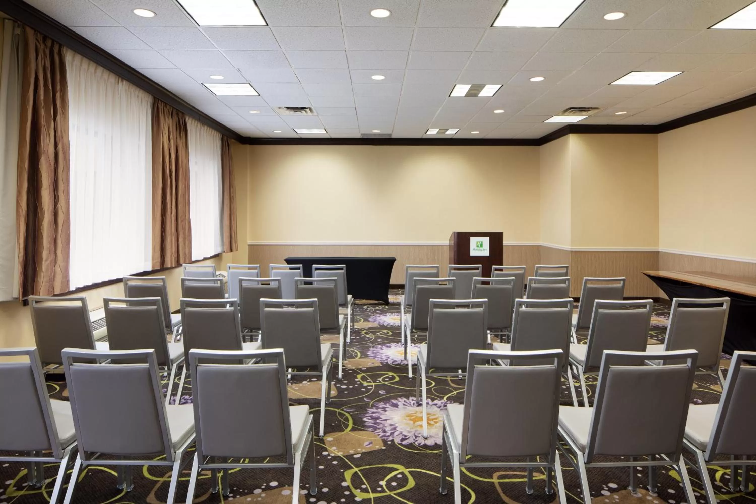 Meeting/conference room in Holiday Inn Clark - Newark by IHG